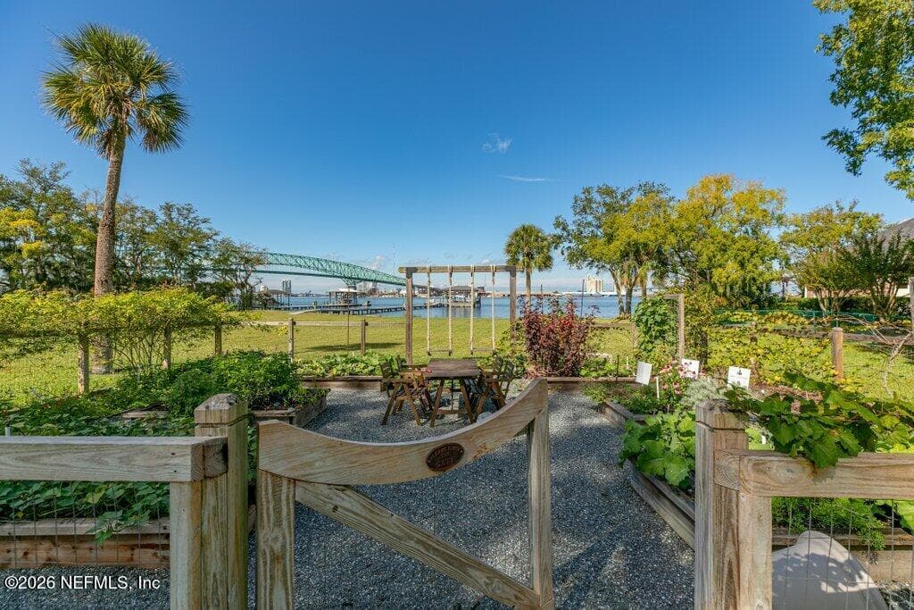 Completely fenced area — 4626 RIVER POINT Road W, Jacksonville, FL 32207