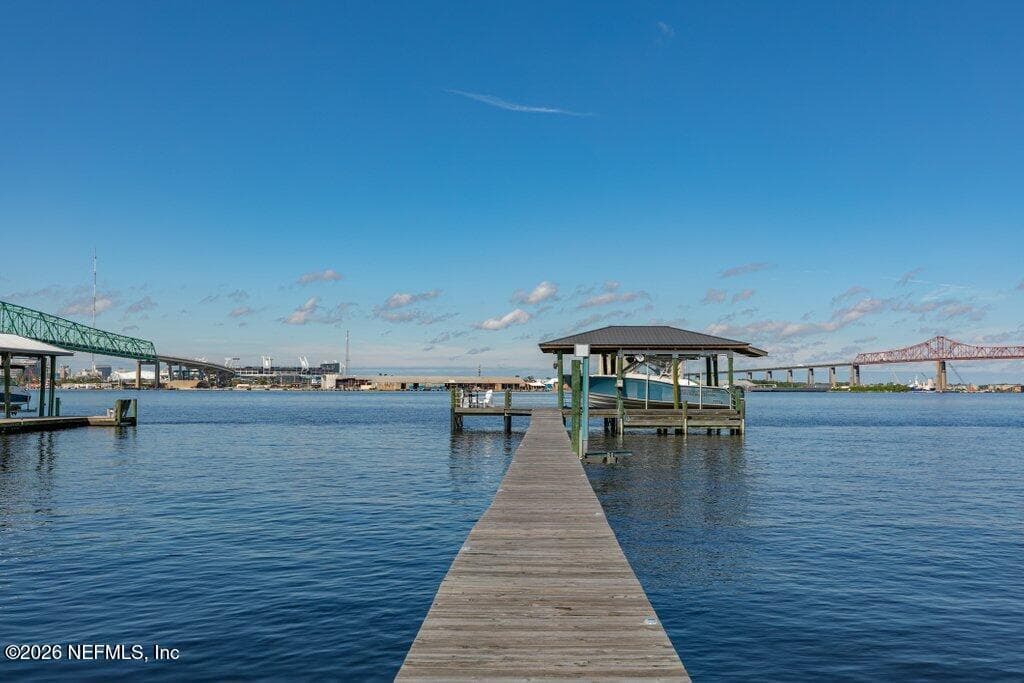No bridges to the ocean! Enjoy a sunset cruise or go fishing! — 4626 RIVER POINT Road W, Jacksonville, FL 32207