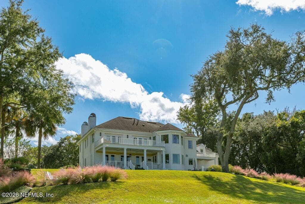 This spectacular home sits high on a bluff offers incredible vistas and no concerns with flooding — 4626 RIVER POINT Road W, Jacksonville, FL 32207