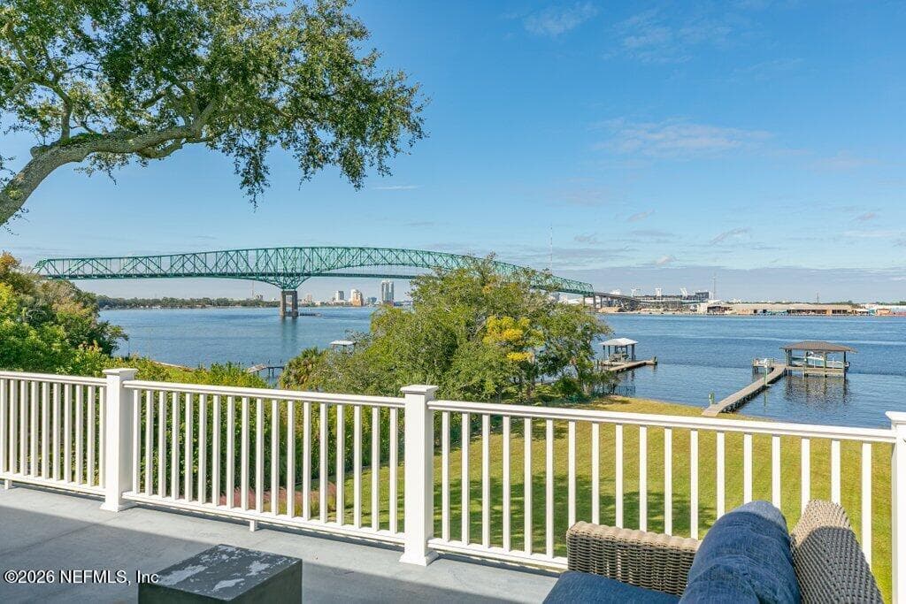 LARGE balcony overlooking the river! — 4626 RIVER POINT Road W, Jacksonville, FL 32207