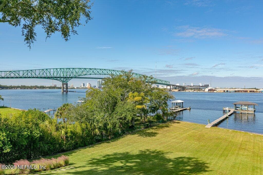 Photo 5 of 4626 RIVER POINT Road W, Jacksonville, FL 32207