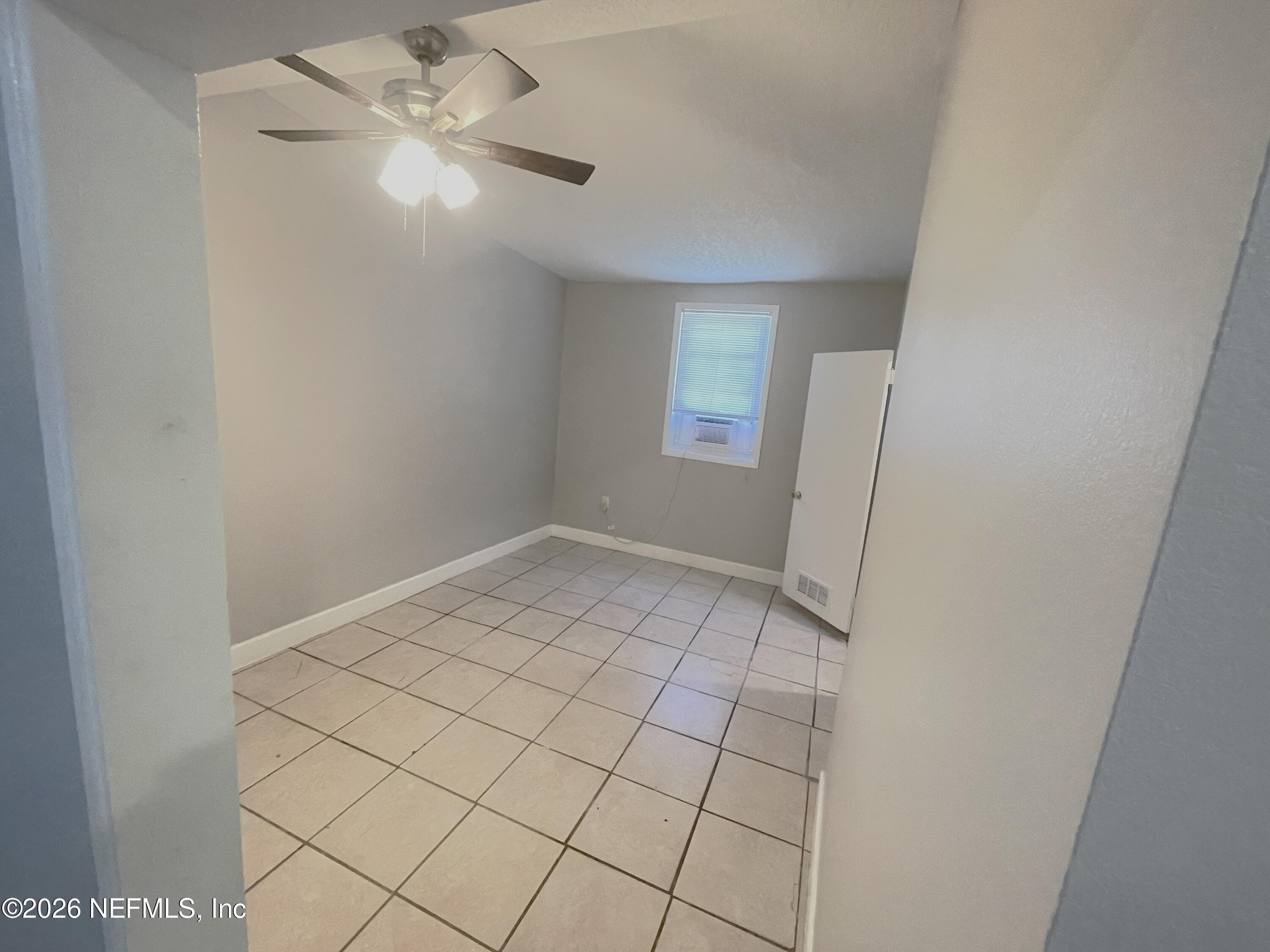 Photo 4 of 10603 BRIARCLIFF Road E, Jacksonville, FL 32218