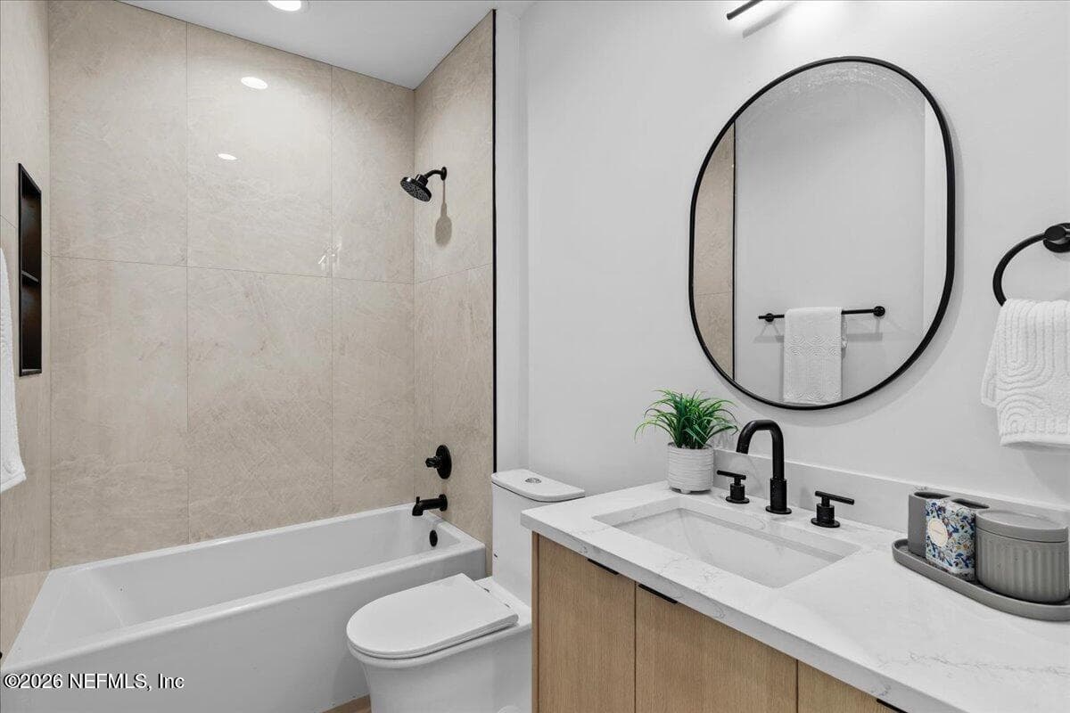 1st Floor Full Size Bathroom — 118 13TH Avenue S 103 C, Jacksonville Beach, FL 32250