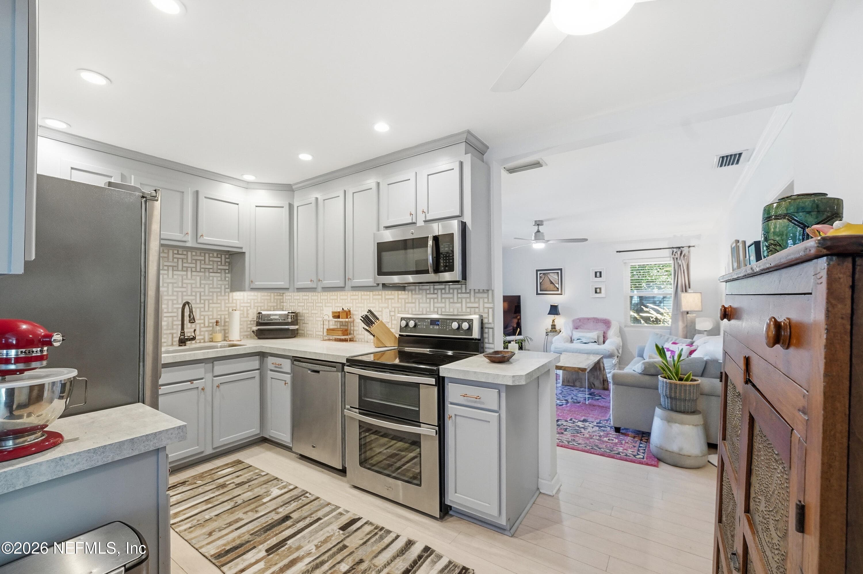 Photo 6 of 926 6TH Avenue N, Jacksonville Beach, FL 32250