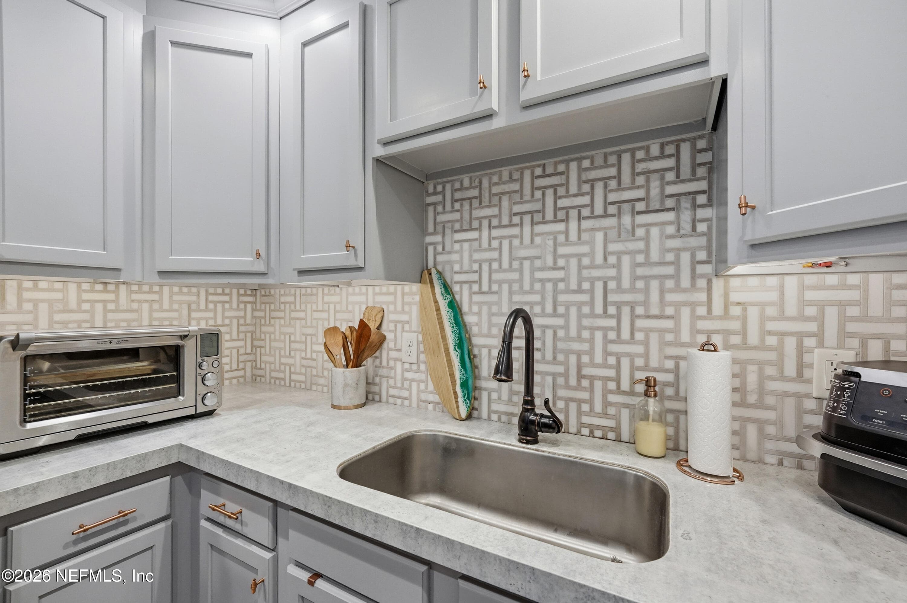 Photo 8 of 926 6TH Avenue N, Jacksonville Beach, FL 32250