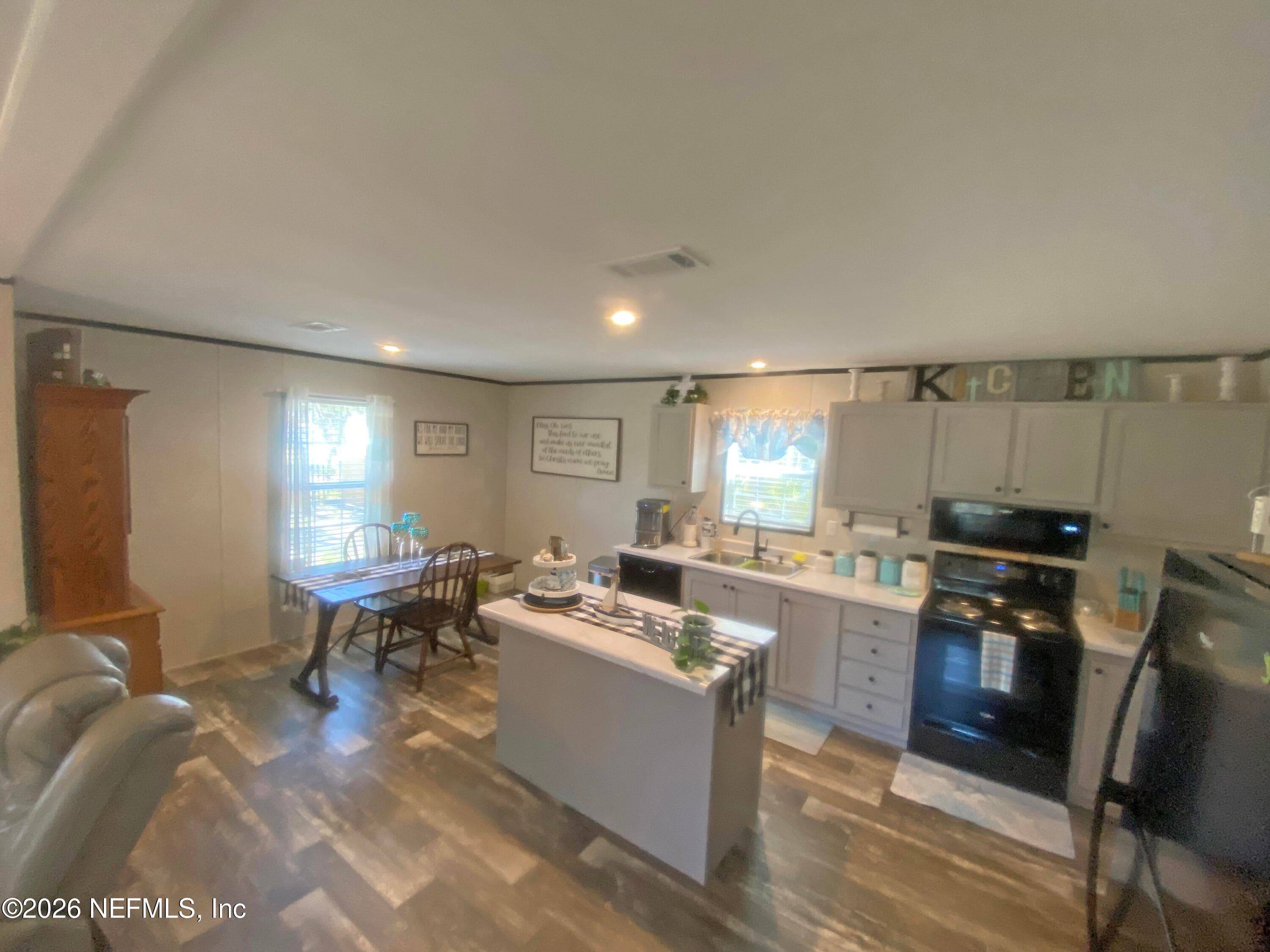 Kitchen with Island — 203 SW 5TH Avenue, Palatka, FL 32177
