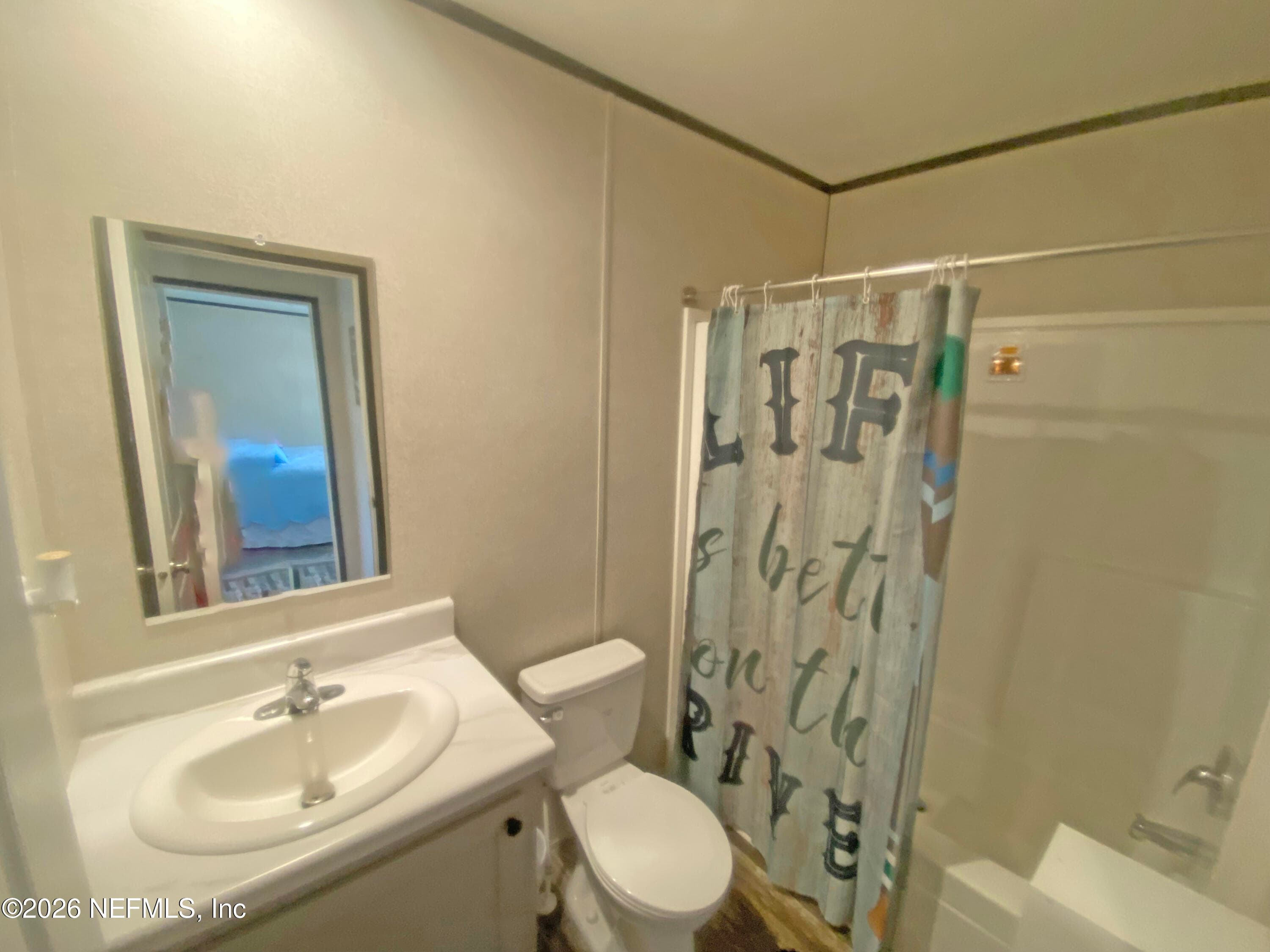 Hallway bathroom — 203 SW 5TH Avenue, Palatka, FL 32177