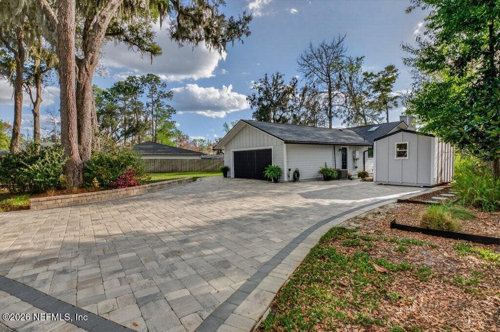 New Planters and paver drive and walks — 258 BUSH Court, Green Cove Springs, FL 32043