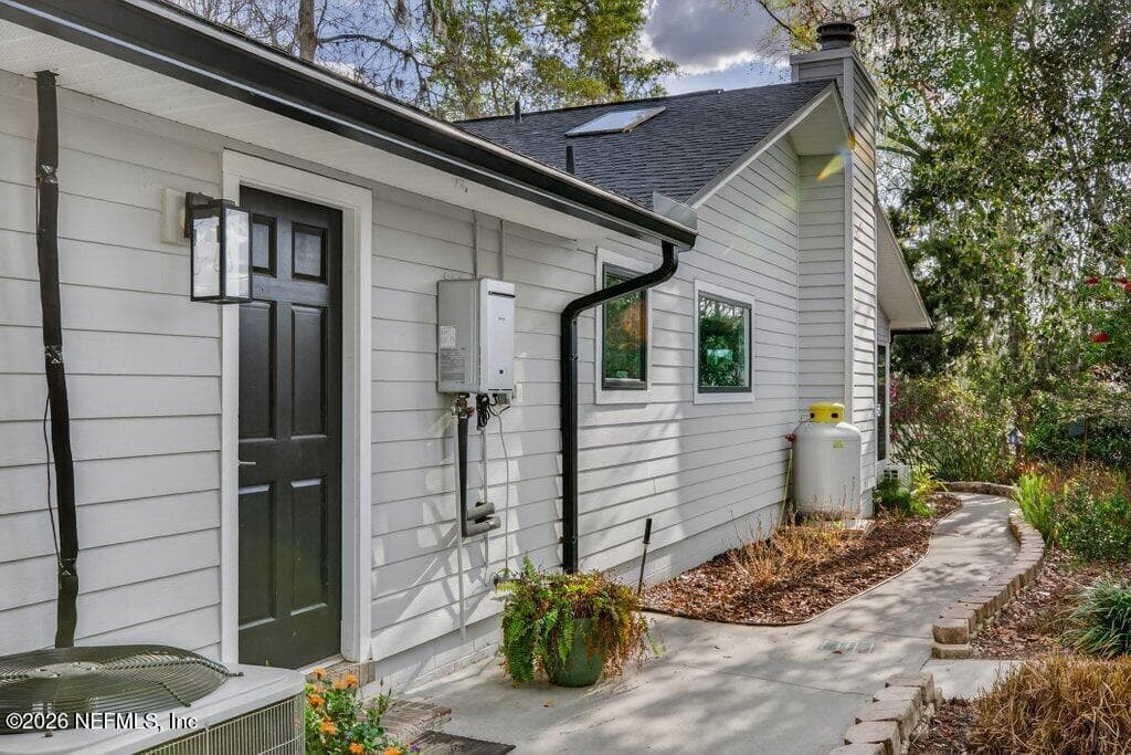 New propane supply tank and tankless water heater. — 258 BUSH Court, Green Cove Springs, FL 32043