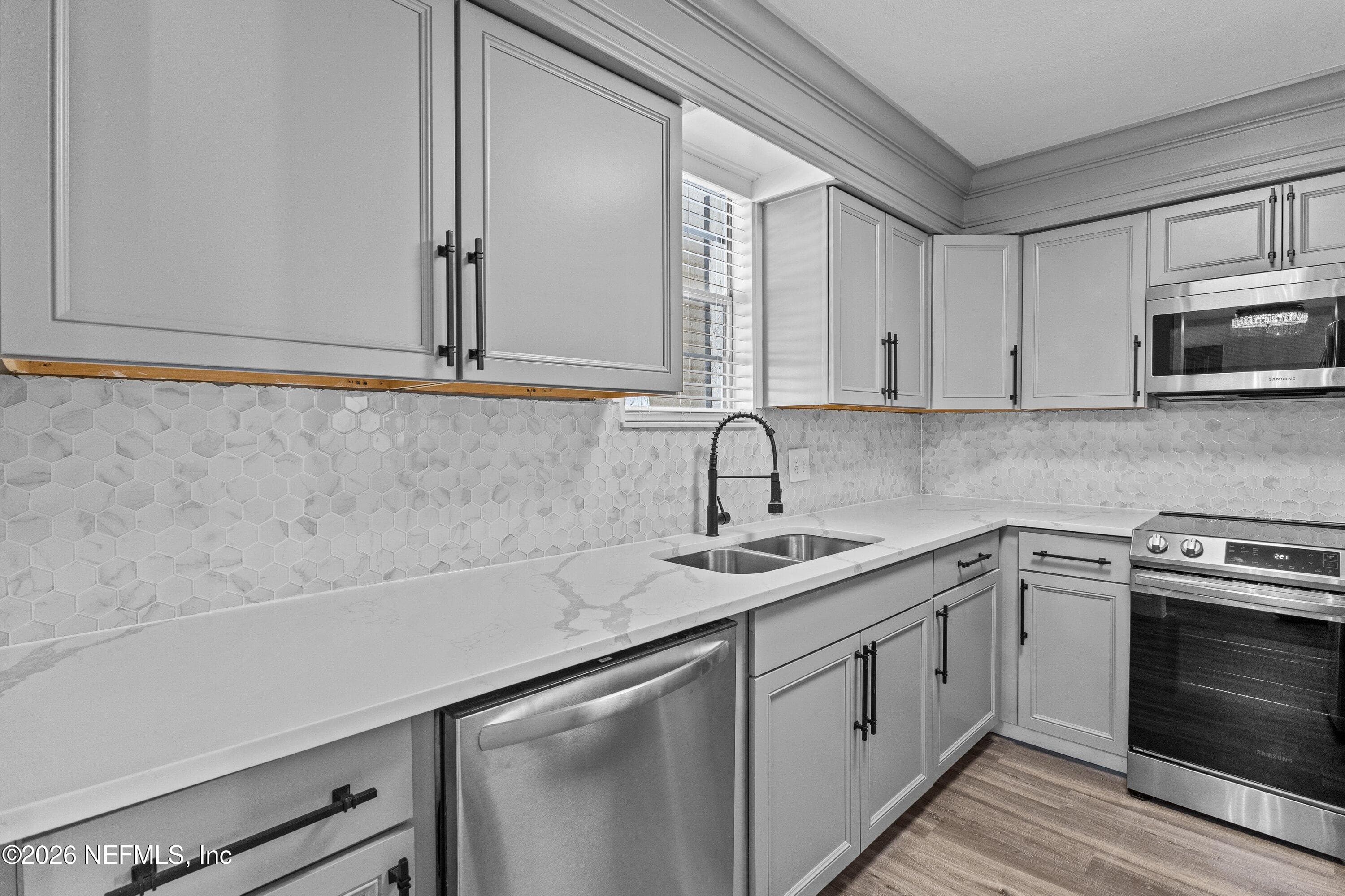 Photo 4 of 1714 EL PRADO Road 1, Jacksonville, FL 32216