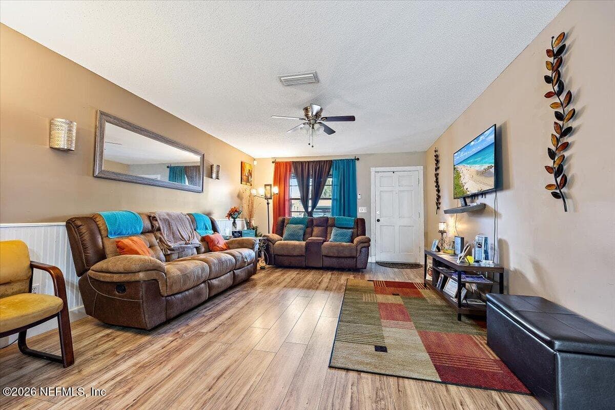 Photo 4 of 210 HOLLY Lane, Palatka, FL 32177