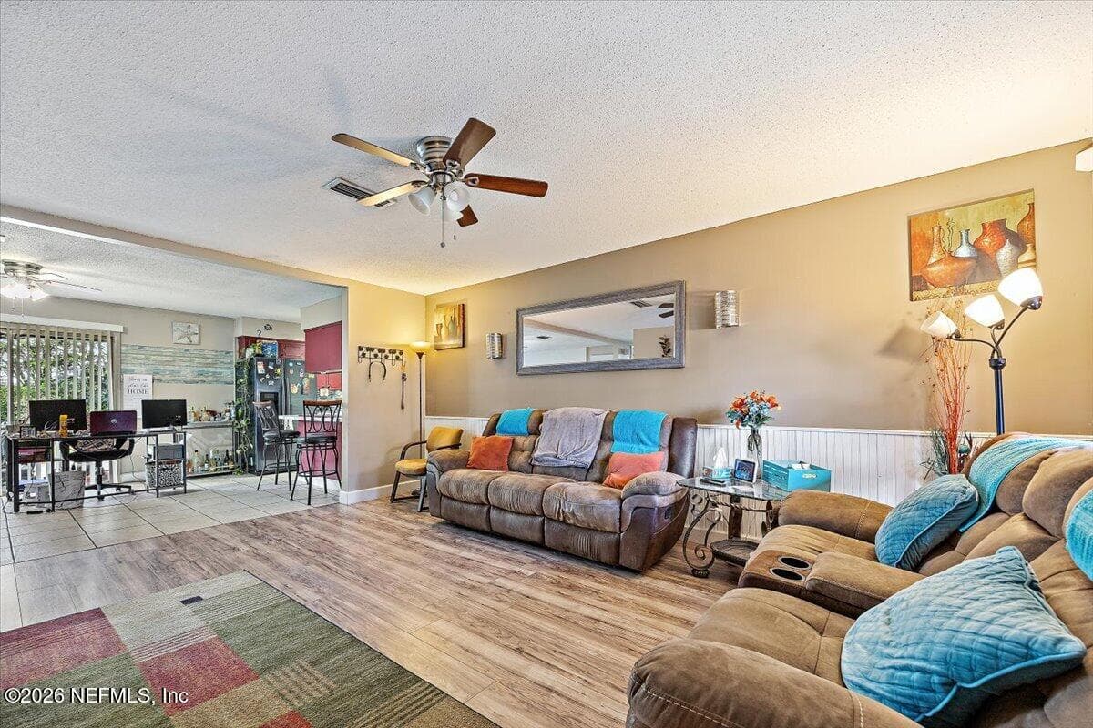 Photo 5 of 210 HOLLY Lane, Palatka, FL 32177