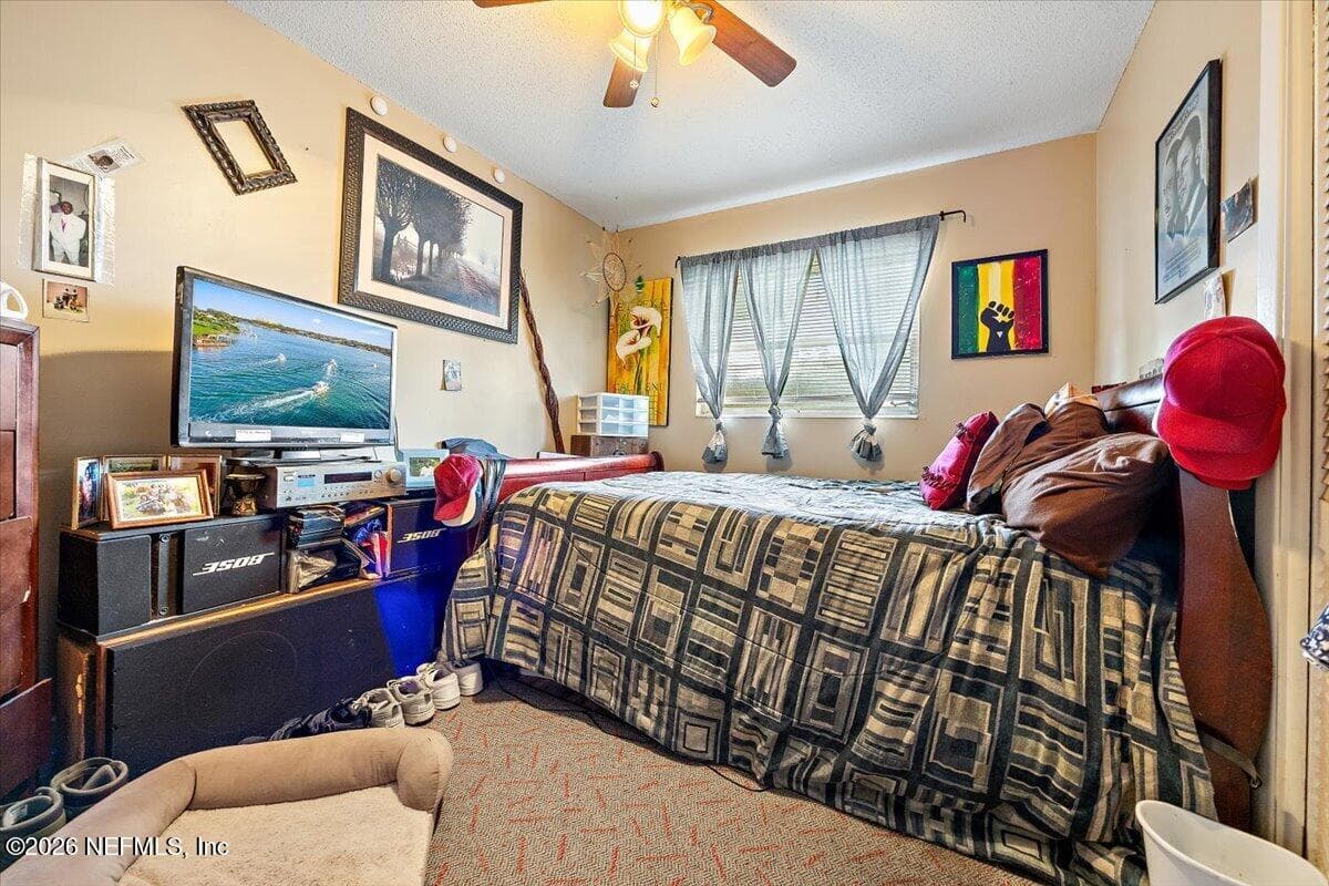 Photo 13 of 210 HOLLY Lane, Palatka, FL 32177