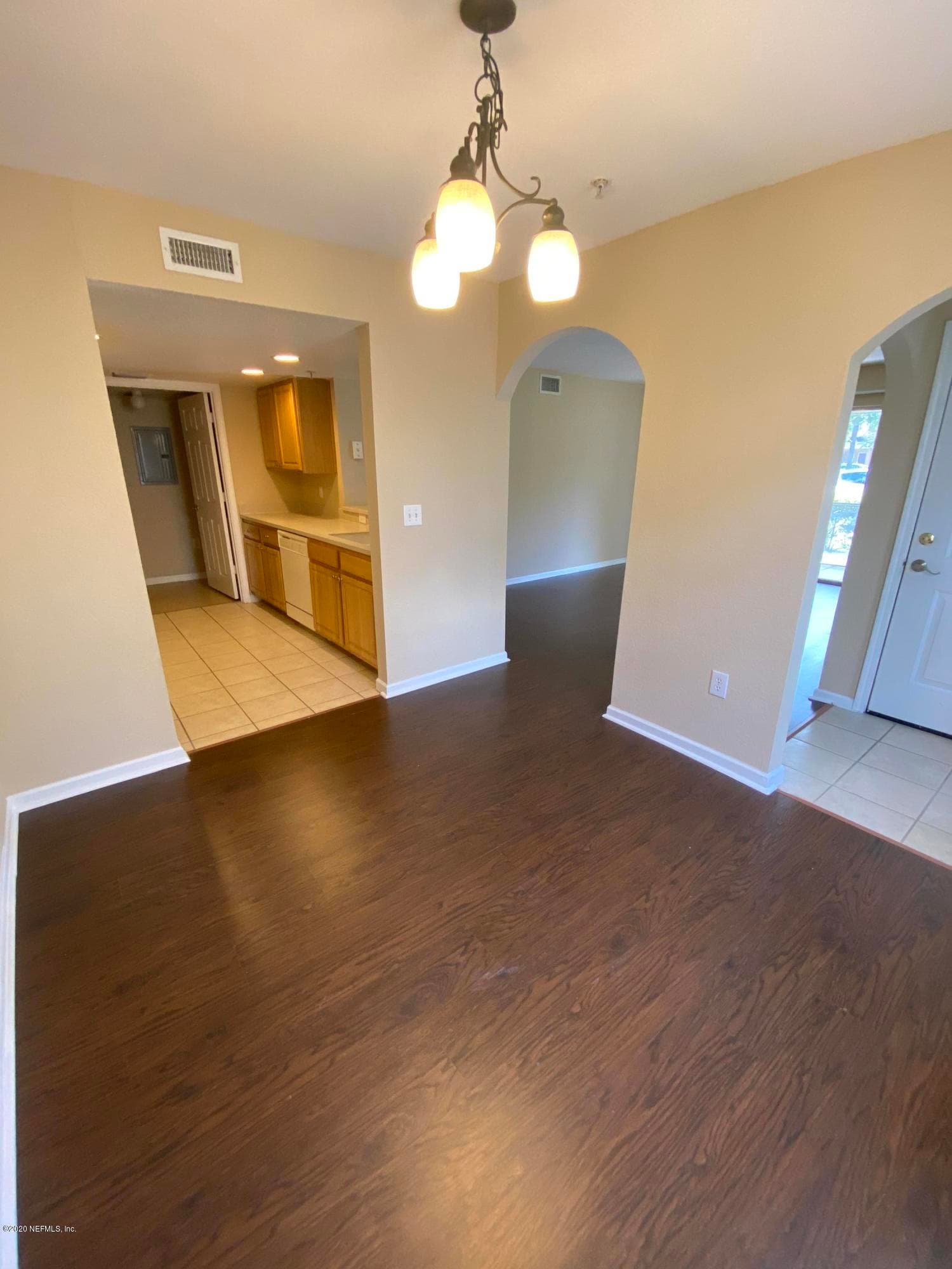 Dining area — 10075 GATE Parkway 1510, Jacksonville, FL 32246