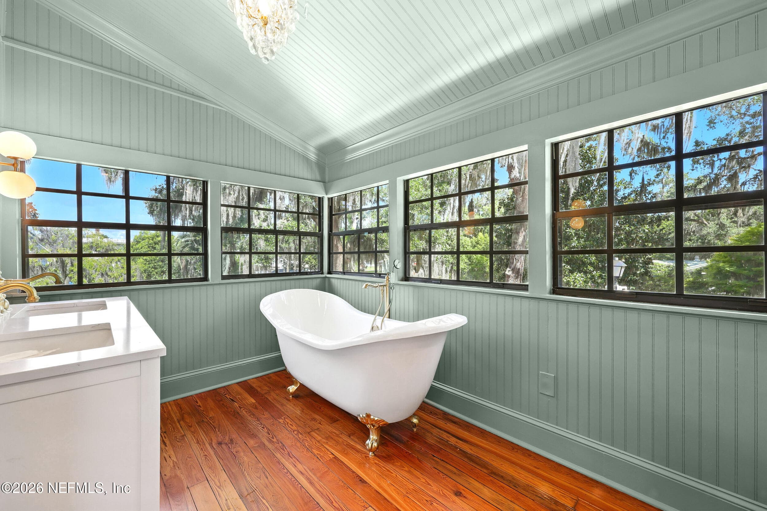 Lots of windows — 700 WALNUT Street, Green Cove Springs, FL 32043
