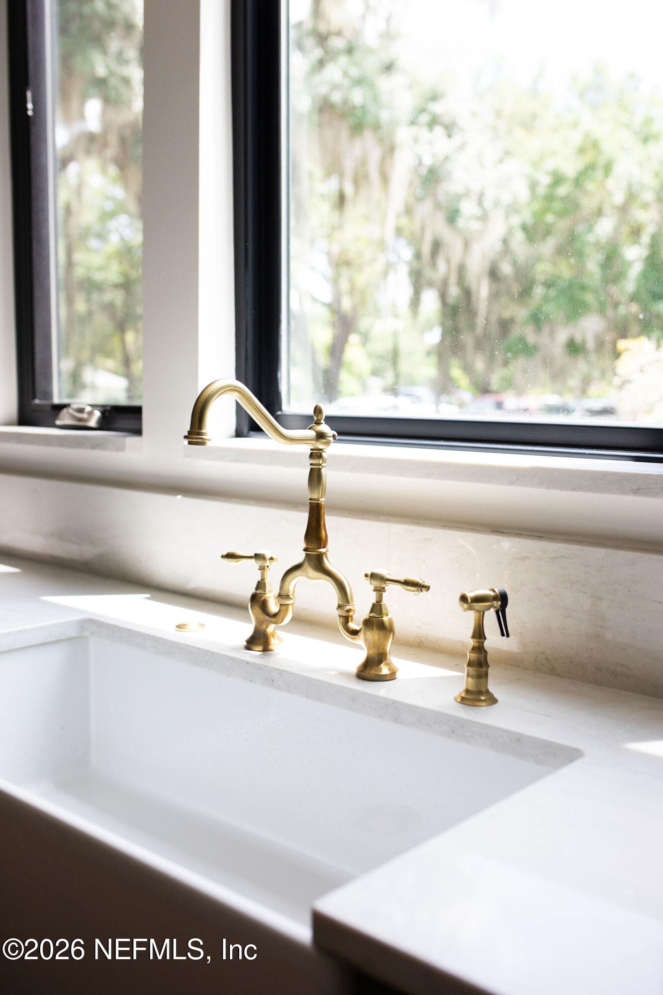 Crank out windows — 700 WALNUT Street, Green Cove Springs, FL 32043