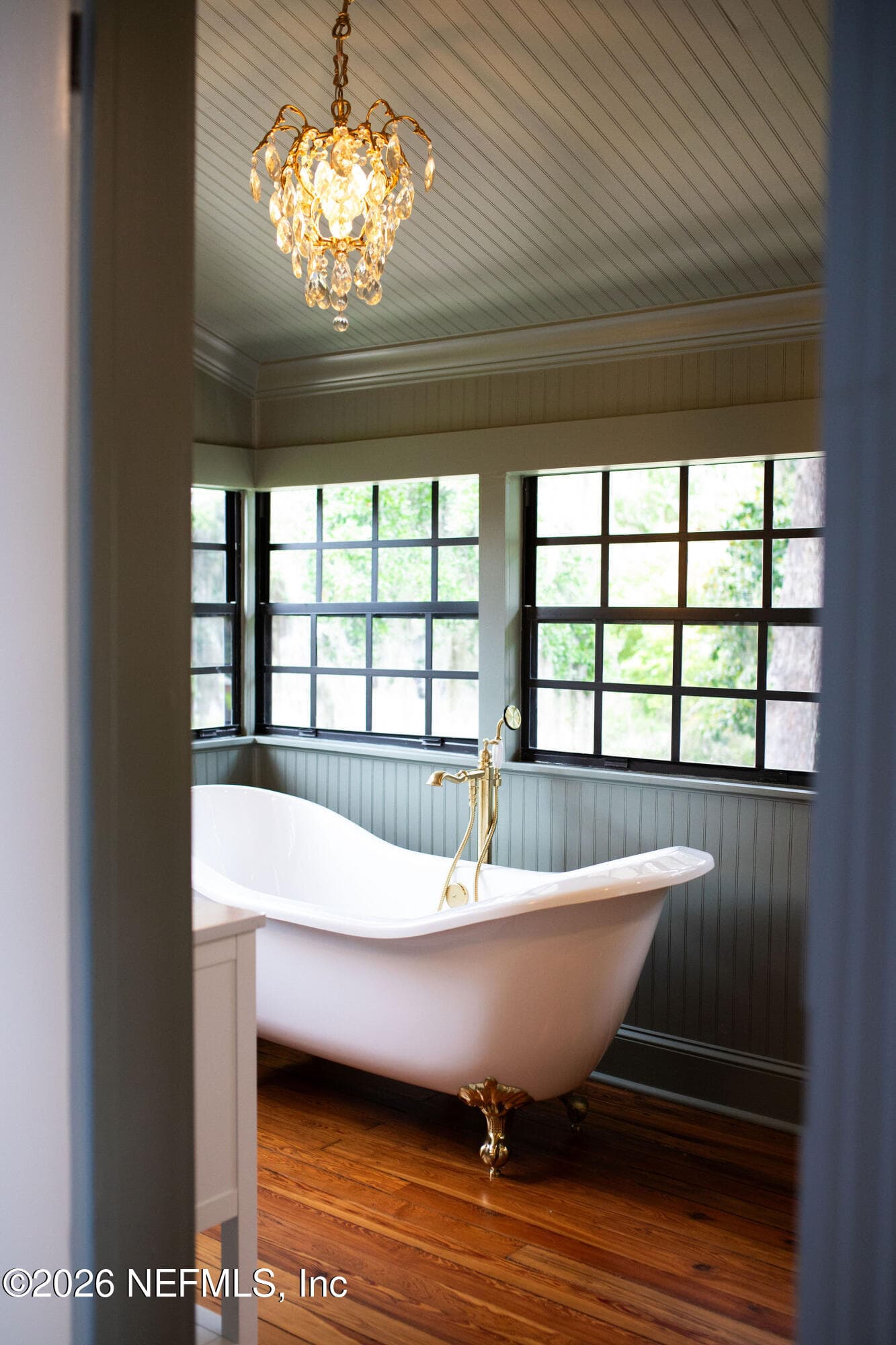 Clawfoot tub in primary bathroom — 700 WALNUT Street, Green Cove Springs, FL 32043
