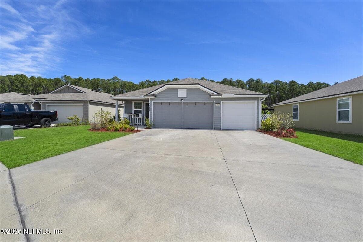 Photo 3 of 75639 BRIDGEWATER Drive, Yulee, FL 32097