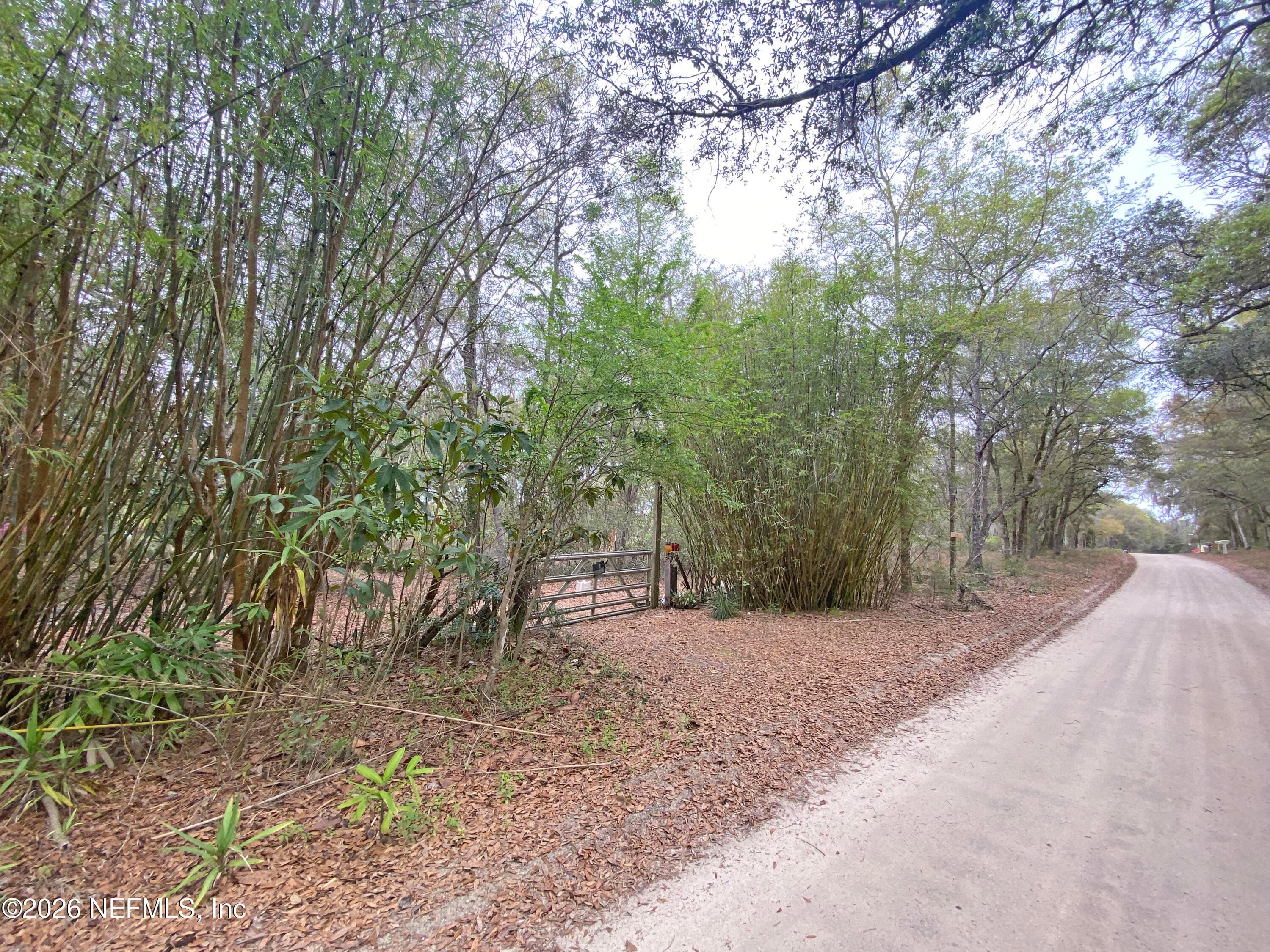 Photo 3 of 119 TWIN LAKES Road, Hawthorne, FL 32640