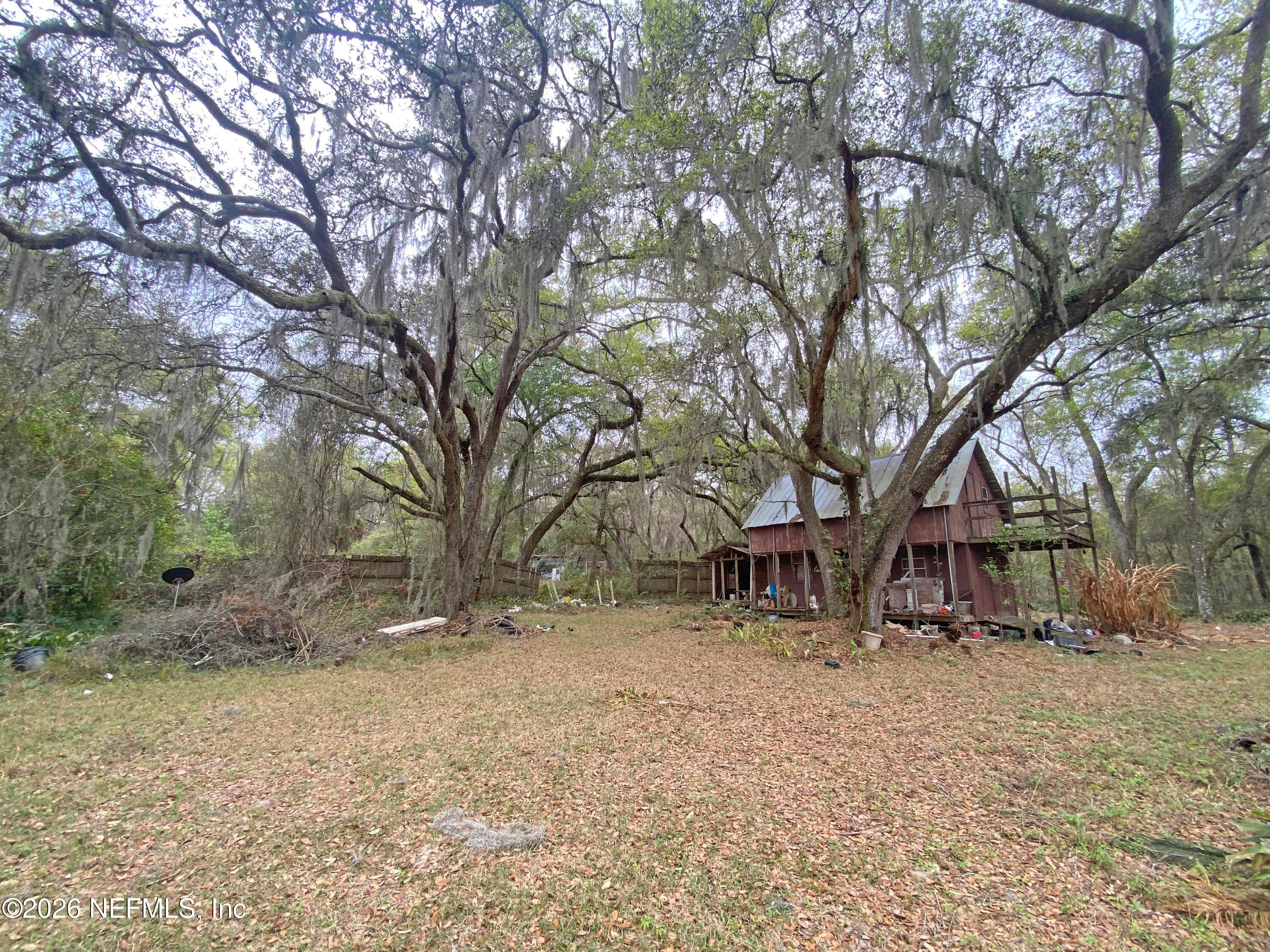 BARN — 119 TWIN LAKES Road, Hawthorne, FL 32640