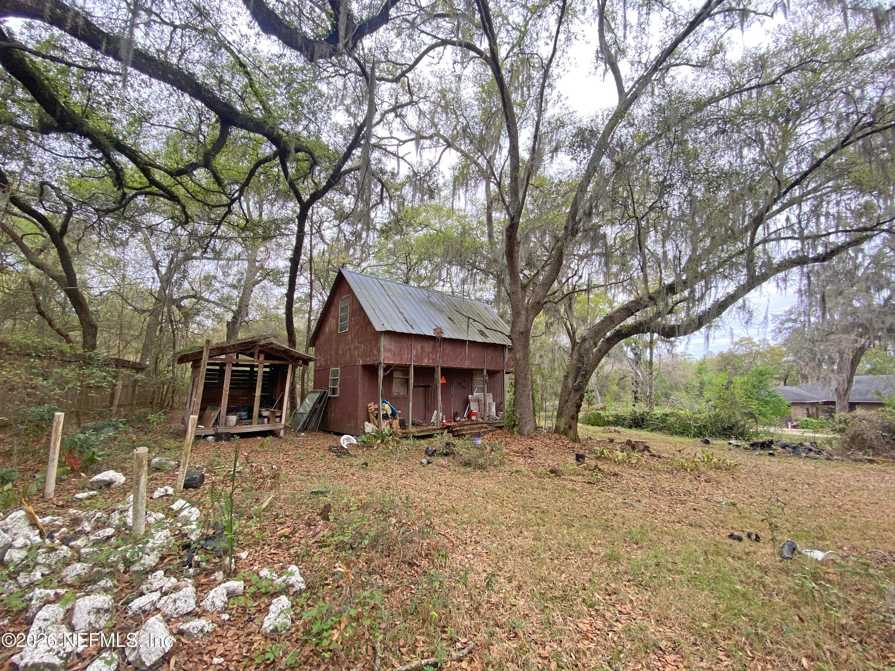 BARN — 119 TWIN LAKES Road, Hawthorne, FL 32640