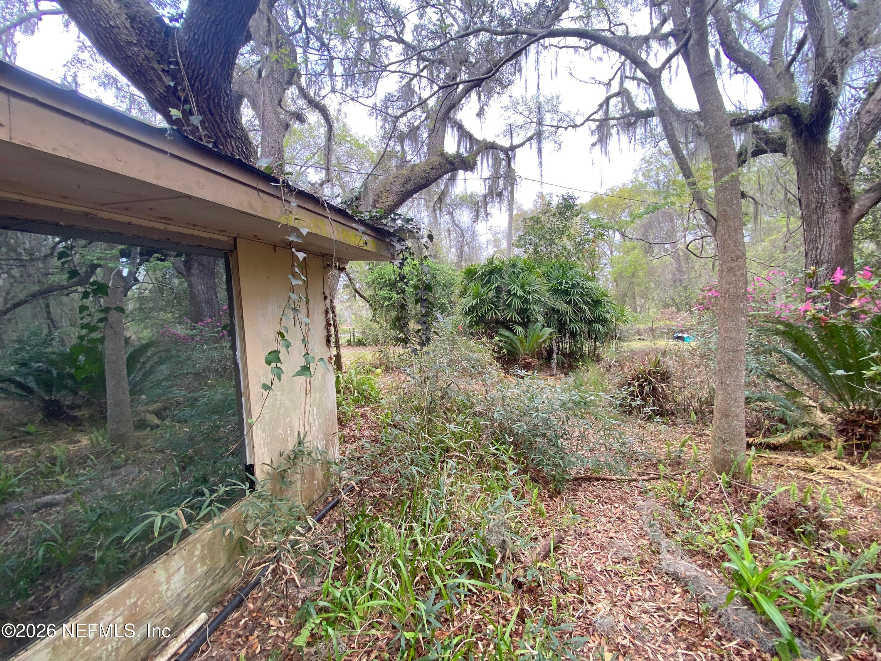MOBILE HOME W/ ADDITION — 119 TWIN LAKES Road, Hawthorne, FL 32640