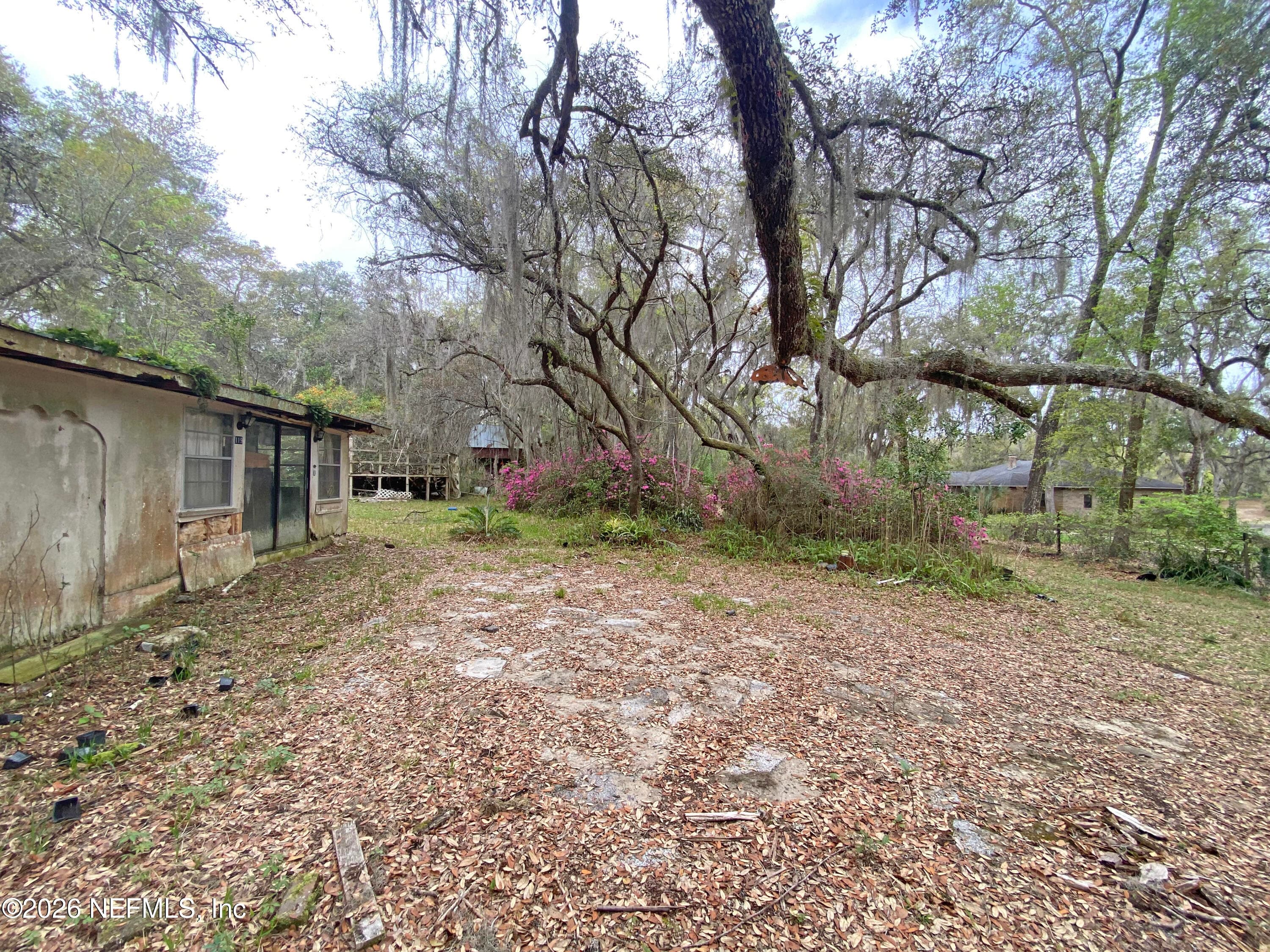MOBILE HOME W/ ADDITION — 119 TWIN LAKES Road, Hawthorne, FL 32640