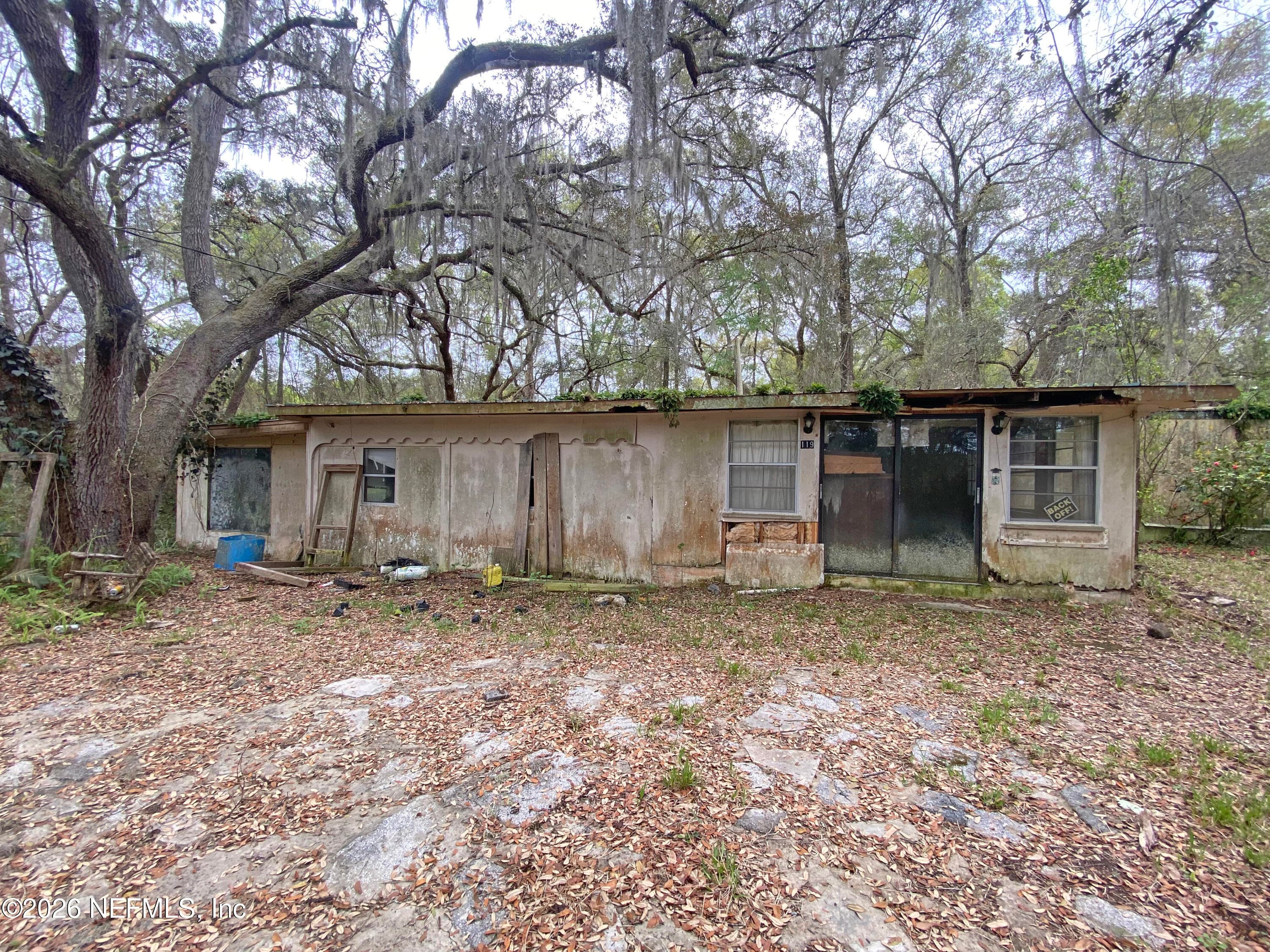 MOBILE HOME W/ ADDITION — 119 TWIN LAKES Road, Hawthorne, FL 32640
