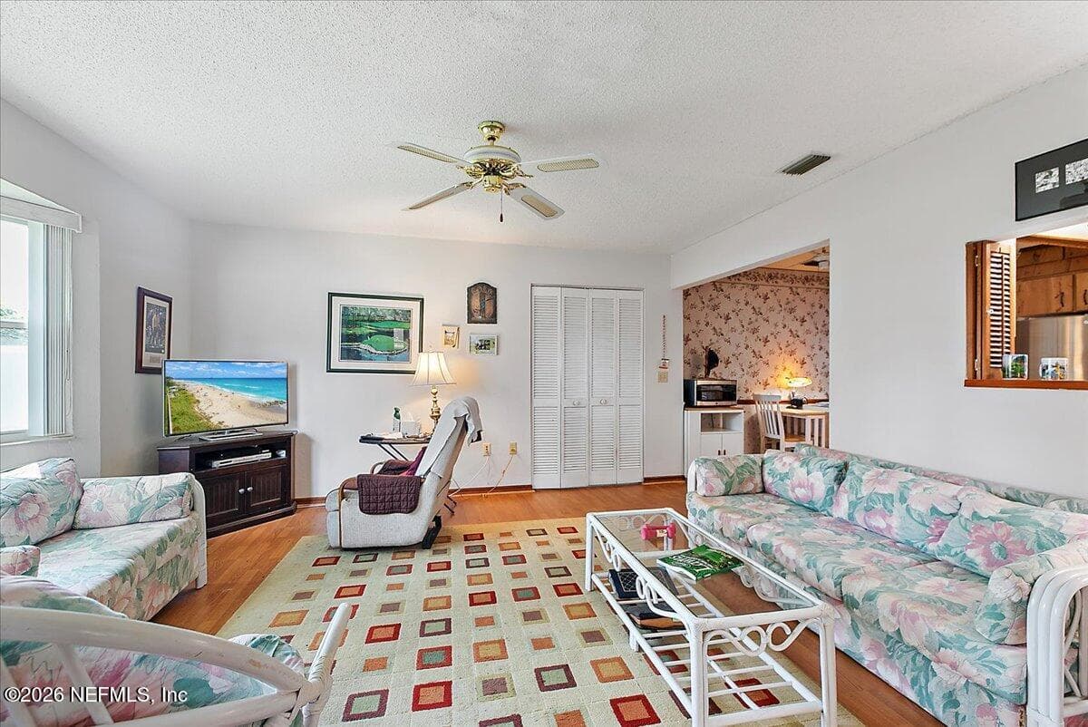 Family room Time to watch the game! — 21 WESTFORD Lane, Palm Coast, FL 32164