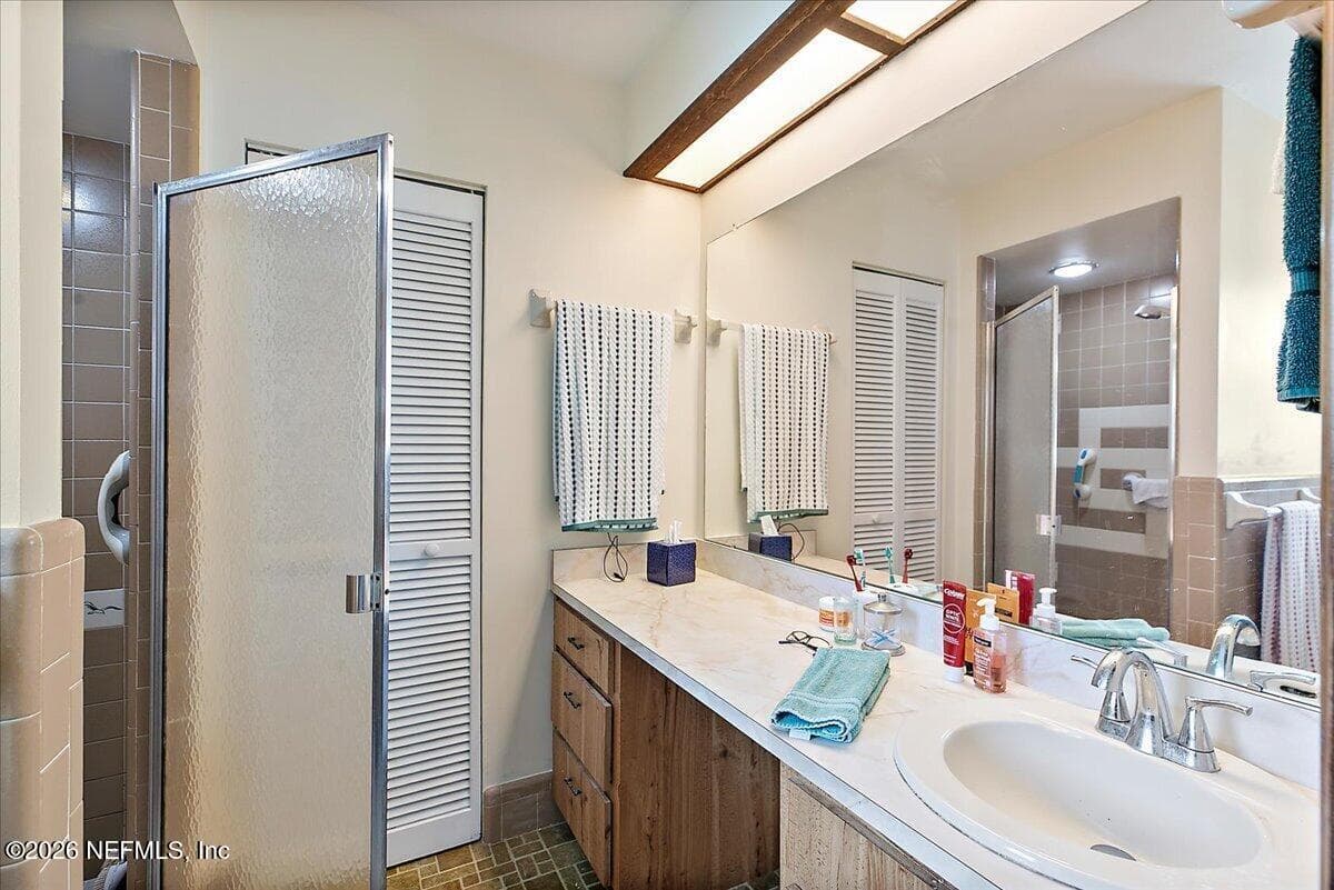 Master Bathroom with large walk in shower. — 21 WESTFORD Lane, Palm Coast, FL 32164