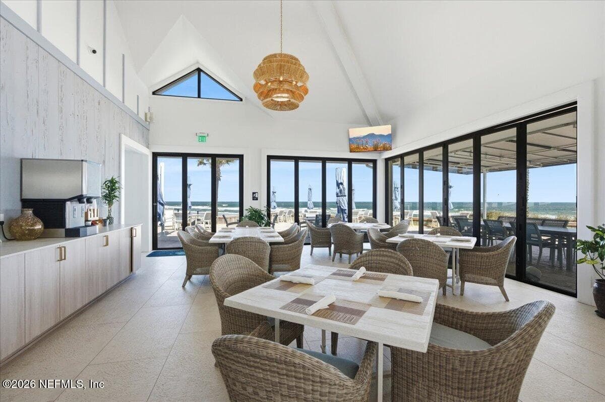 Beachside Restaurant — 109 LAUREL Way, Ponte Vedra Beach, FL 32082