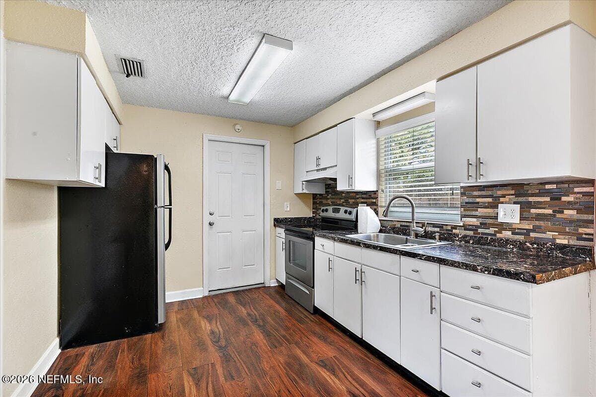 Photo 4 of 428 NEPTUNE Road, Orange Park, FL 32073