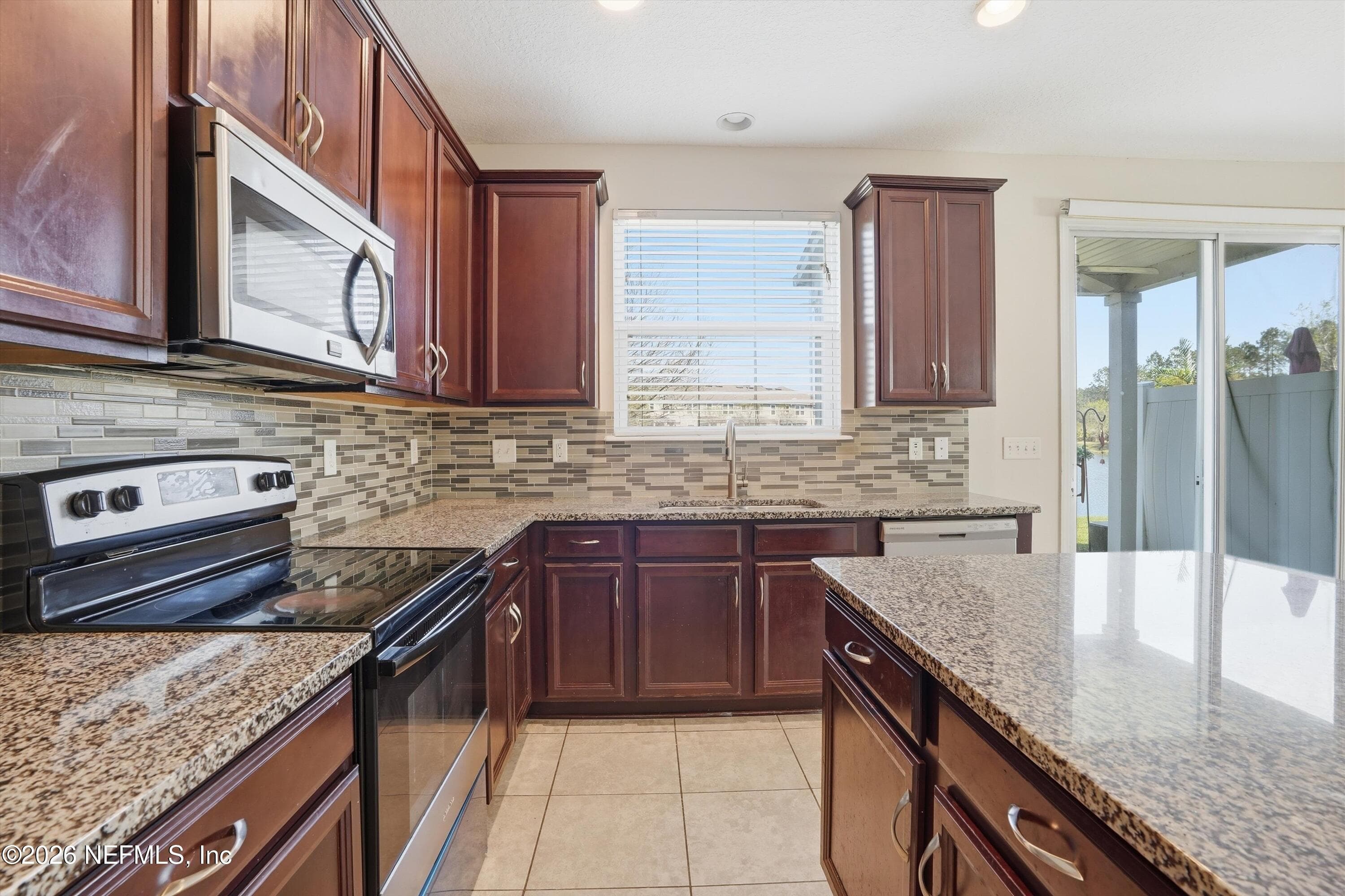 Photo 12 of 152 NELSON Lane, St. Johns, FL 32259