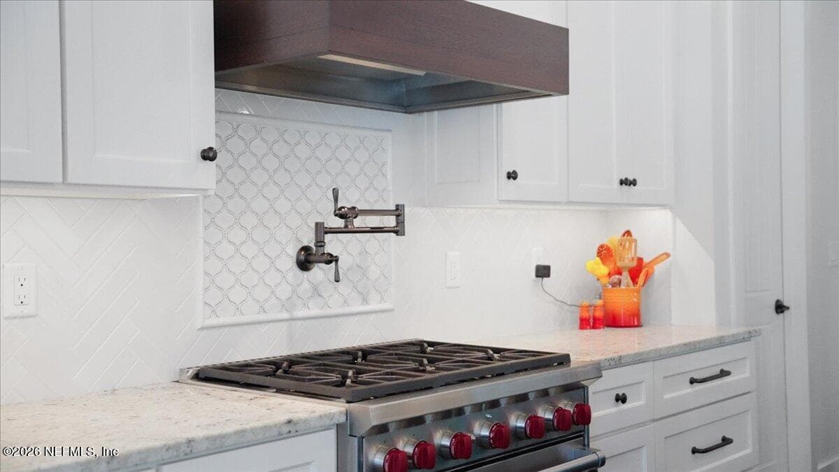 Wolf Range & Oven — 109 LAUREL Way, Ponte Vedra Beach, FL 32082