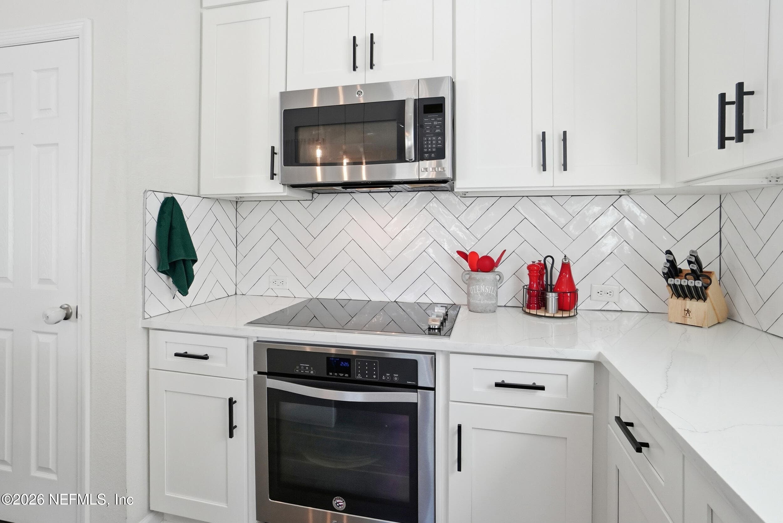 Electric Cooktop w/Built-In Oven/Range — 103 SKYLAR Lane, Ponte Vedra, FL 32081