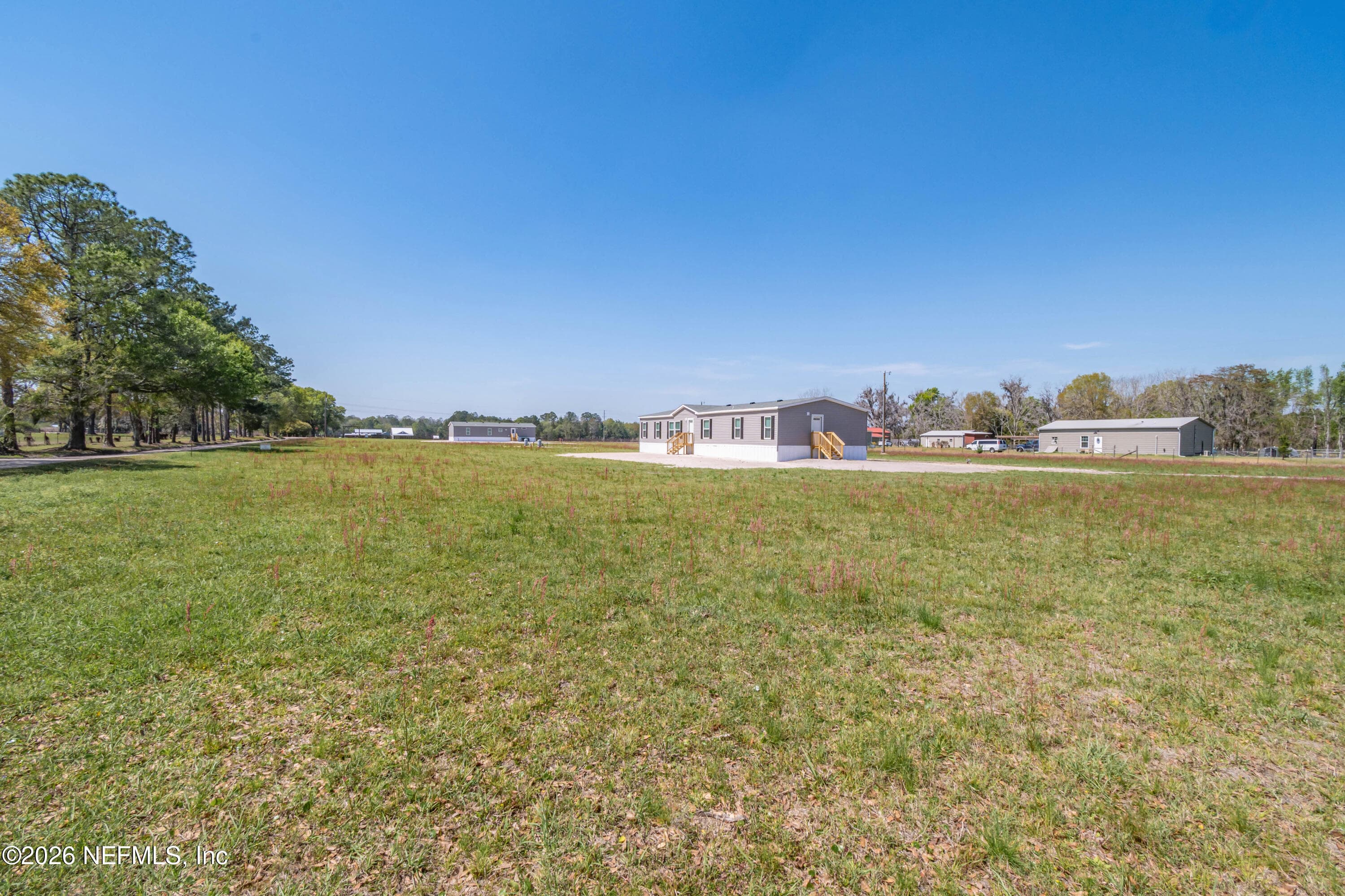 Plenty of room to roam — 11355 MALLIE DAVIS Road, Glen St. Mary, FL 32040