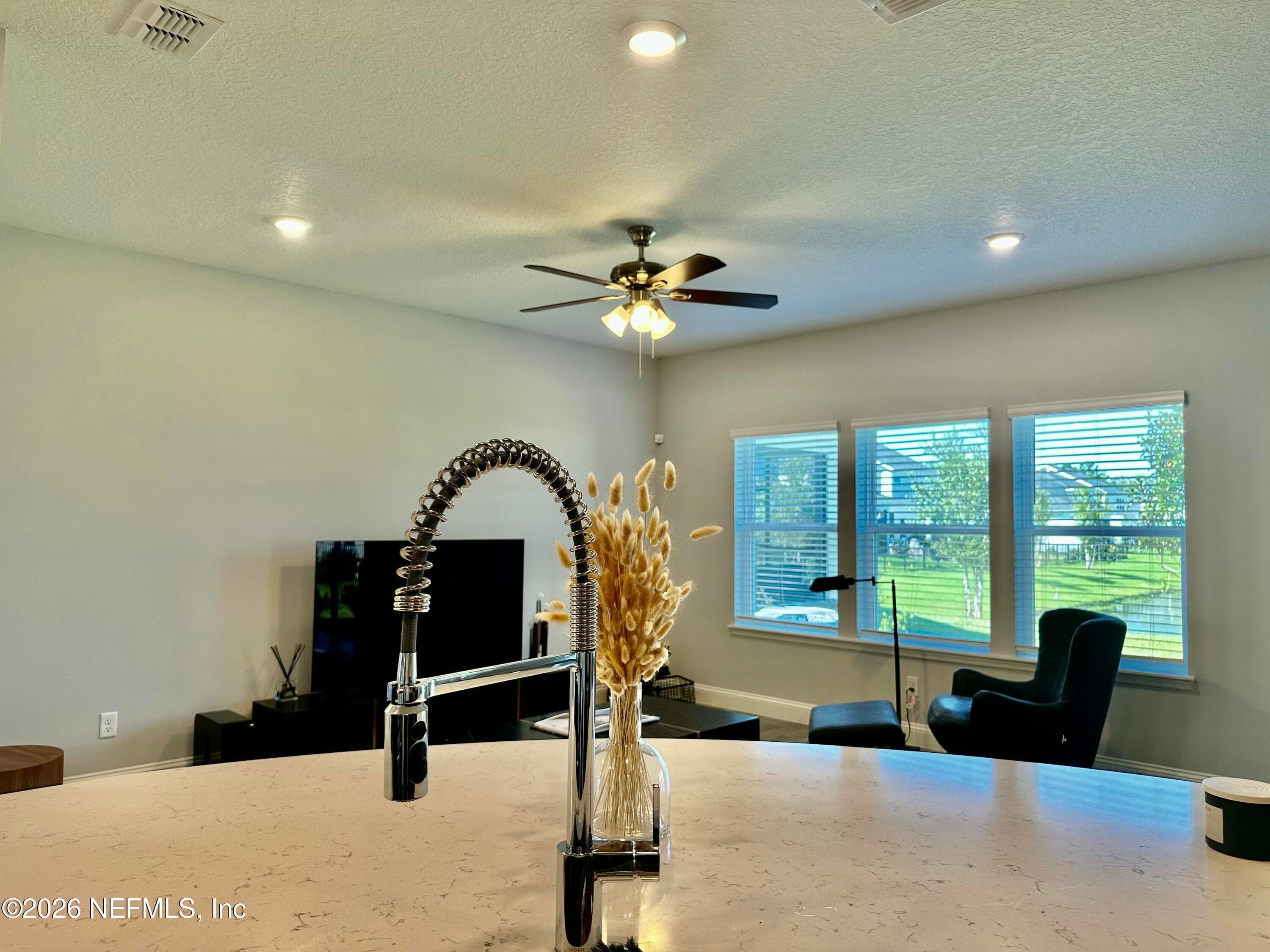 Photo 5 of 124 KILLARNEY Avenue, St. Johns, FL 32259