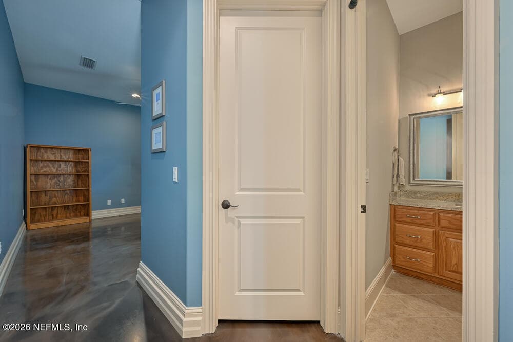 Photo 31 of 1037 SHIPWATCH Drive E, Jacksonville, FL 32225