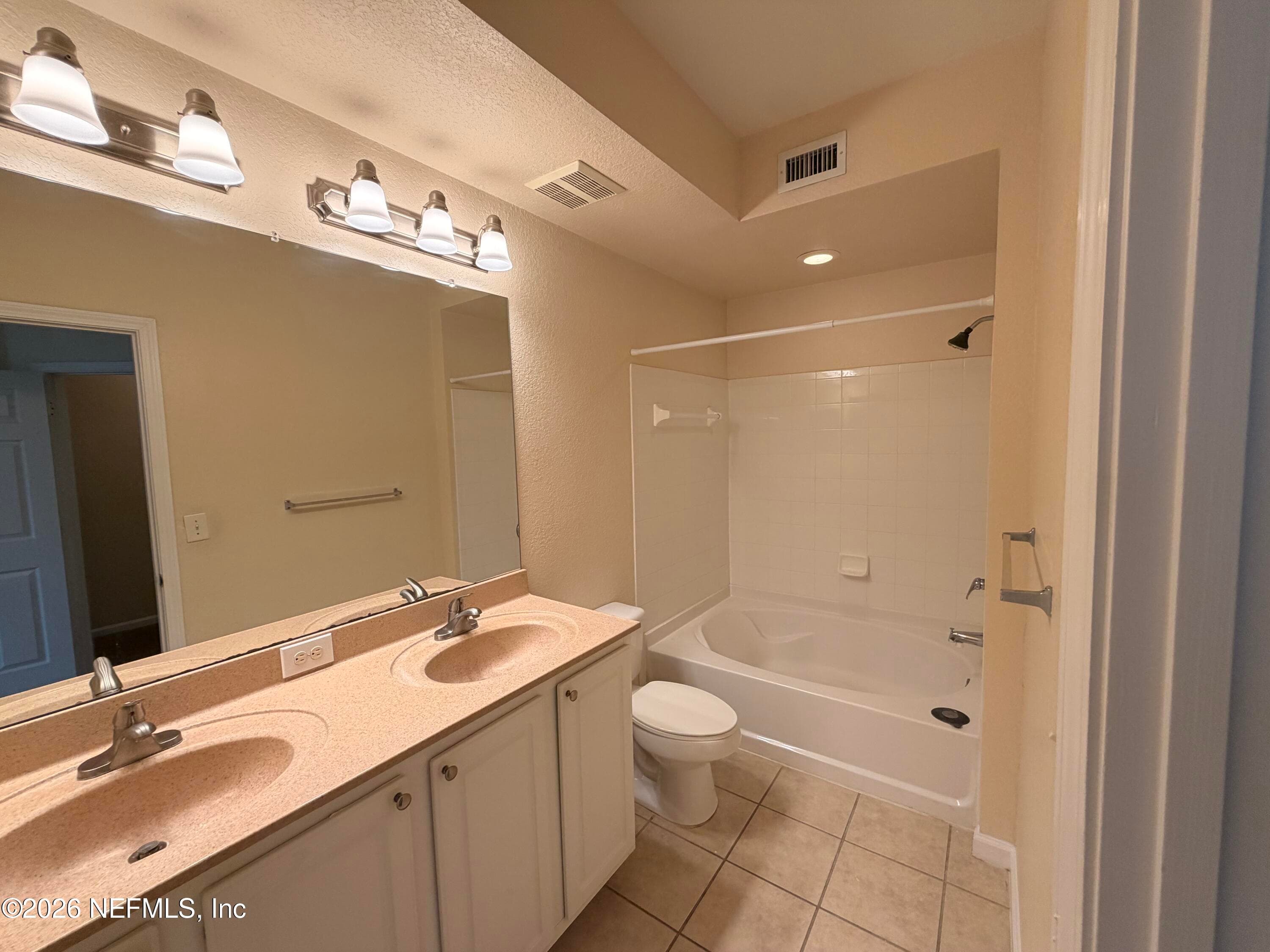 Photo 18 of 10075 N GATE Parkway 2012, Jacksonville, FL 32246