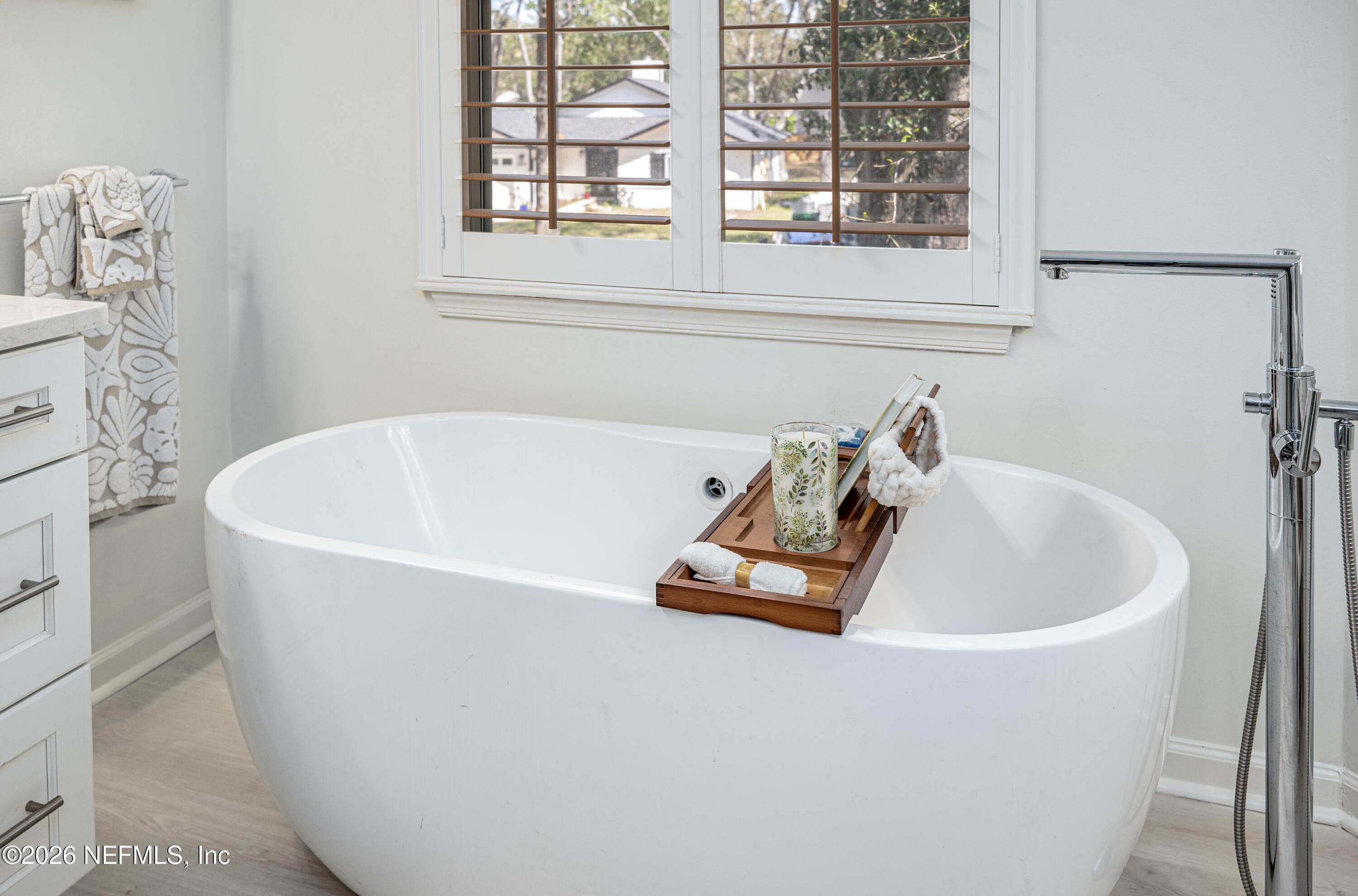 Bath Tub — 2280 OAK FOREST Drive, Jacksonville Beach, FL 32250