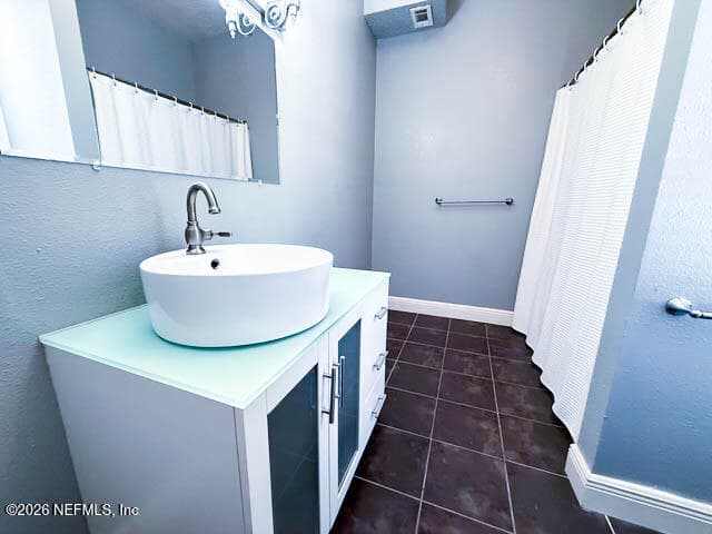 Owners downstairs bath — 15809 NE 15TH Place, Starke, FL 32091