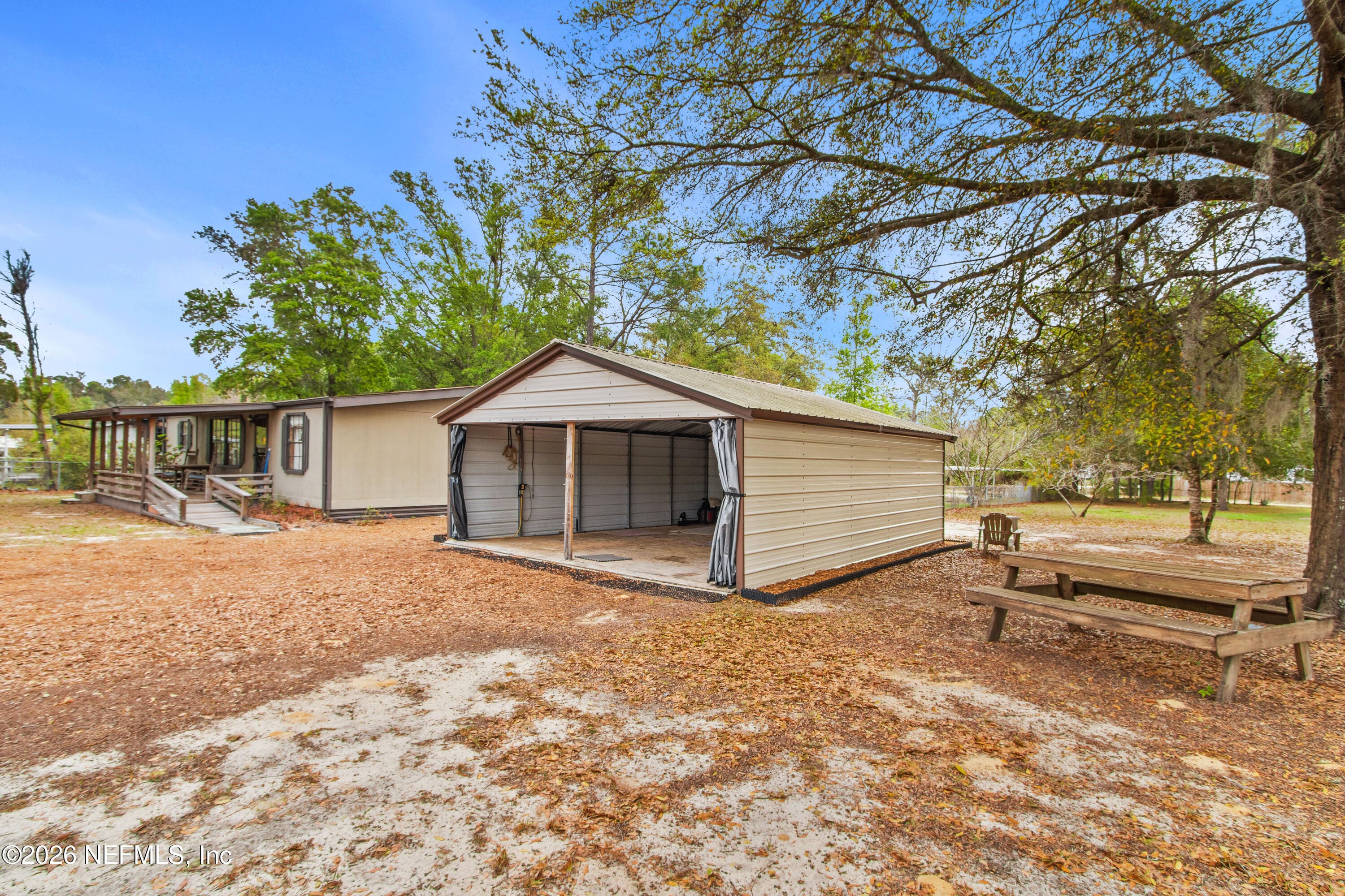 Photo 7 of 206 ANTHONY Avenue, Interlachen, FL 32148