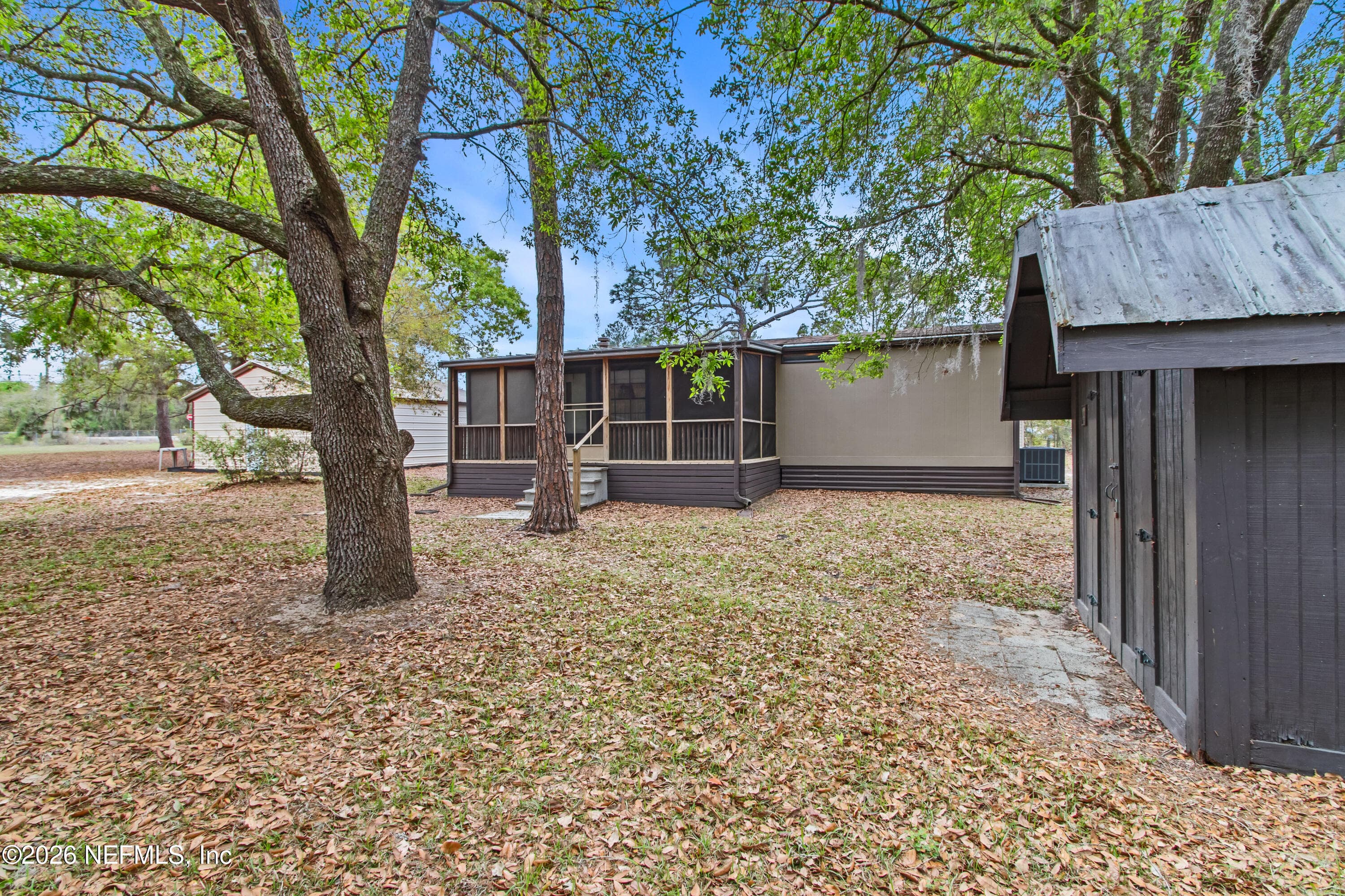 Photo 12 of 206 ANTHONY Avenue, Interlachen, FL 32148