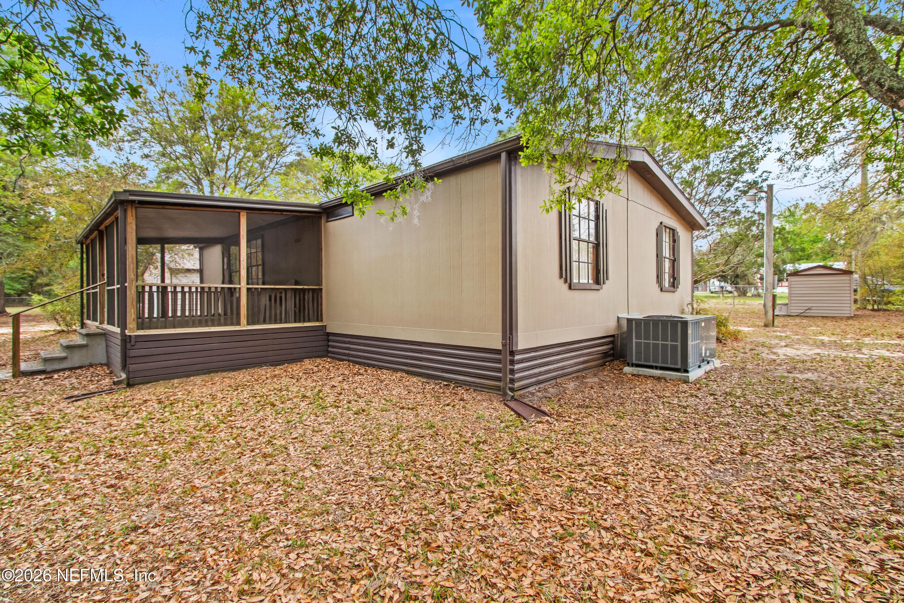 Photo 6 of 206 ANTHONY Avenue, Interlachen, FL 32148