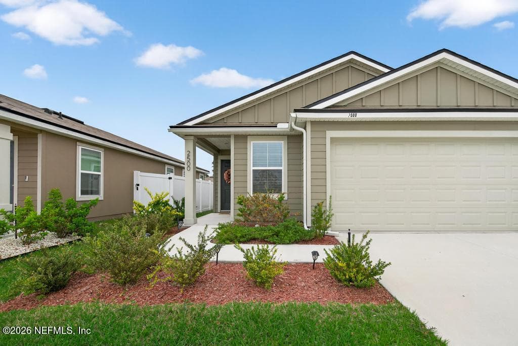 Photo 3 of 2500 FALLING STAR Lane, Green Cove Springs, FL 32043
