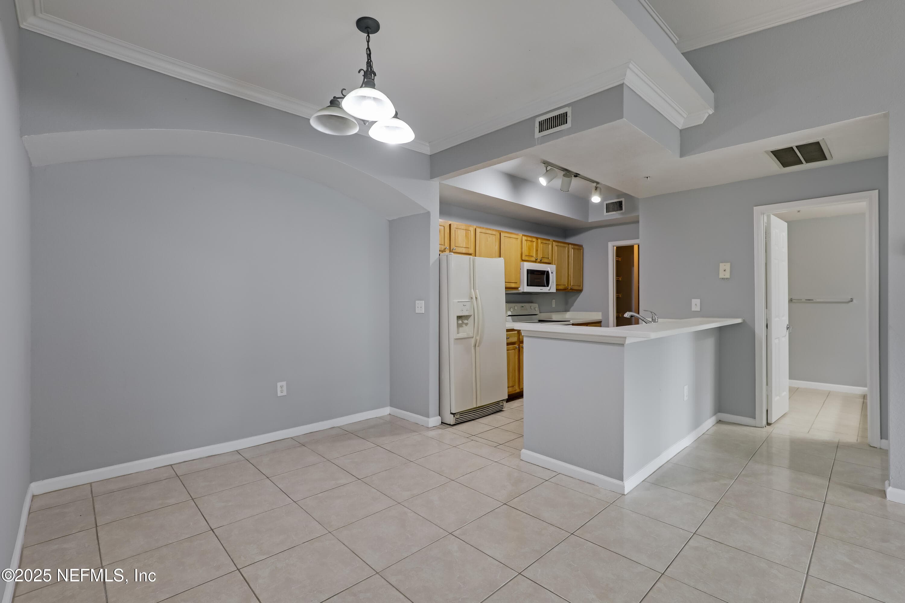 Photo 3 of 10075 GATE Parkway N 812, Jacksonville, FL 32246