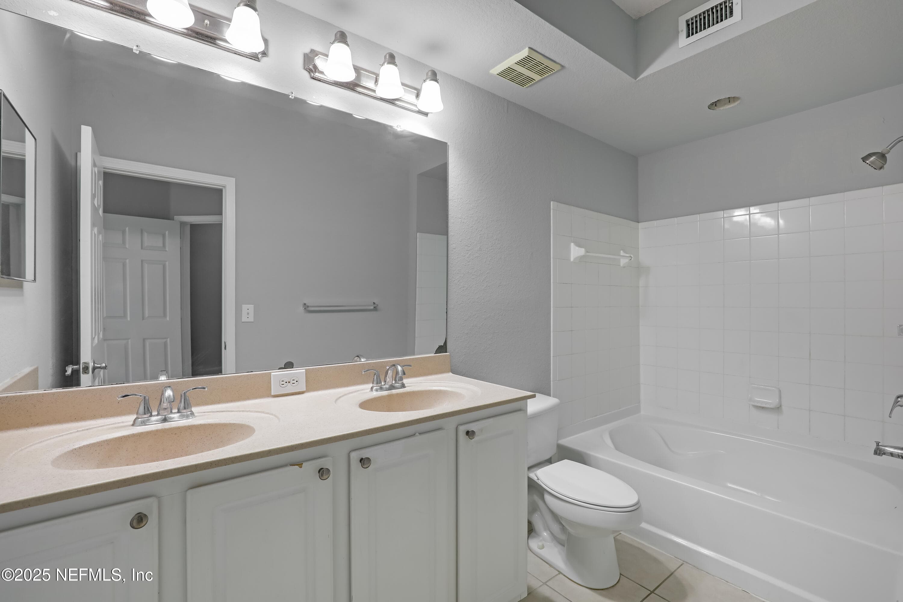 Photo 14 of 10075 GATE Parkway N 812, Jacksonville, FL 32246
