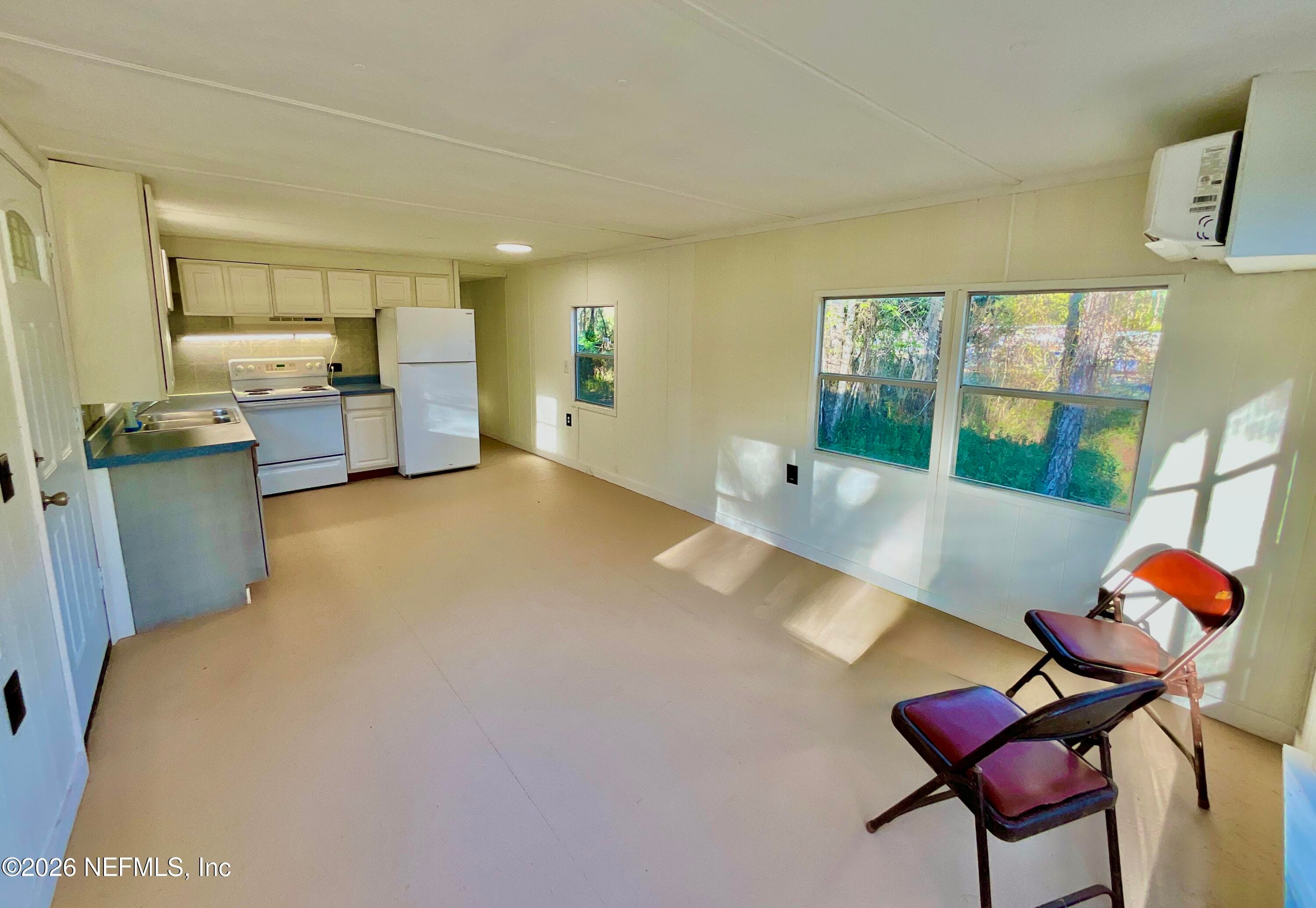 Photo 5 of 106 SPRUCE Road, Interlachen, FL 32148
