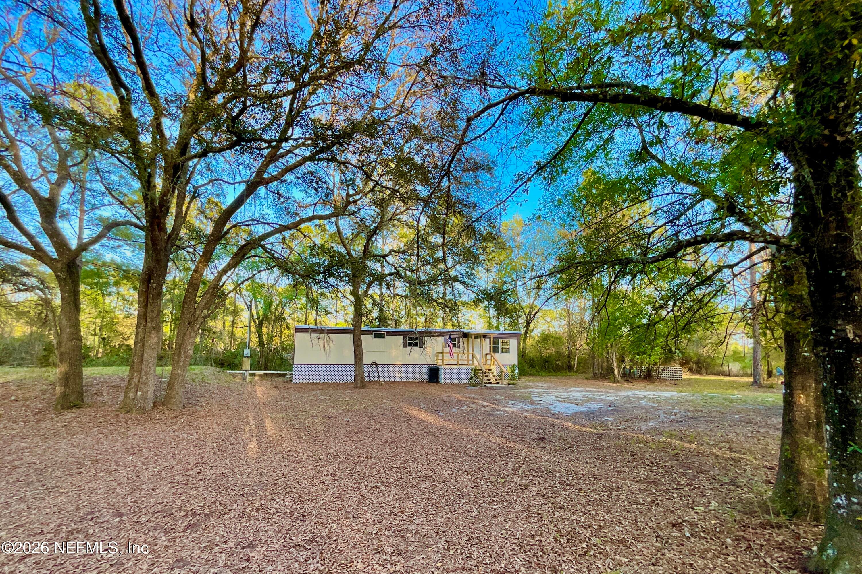 Photo 10 of 106 SPRUCE Road, Interlachen, FL 32148