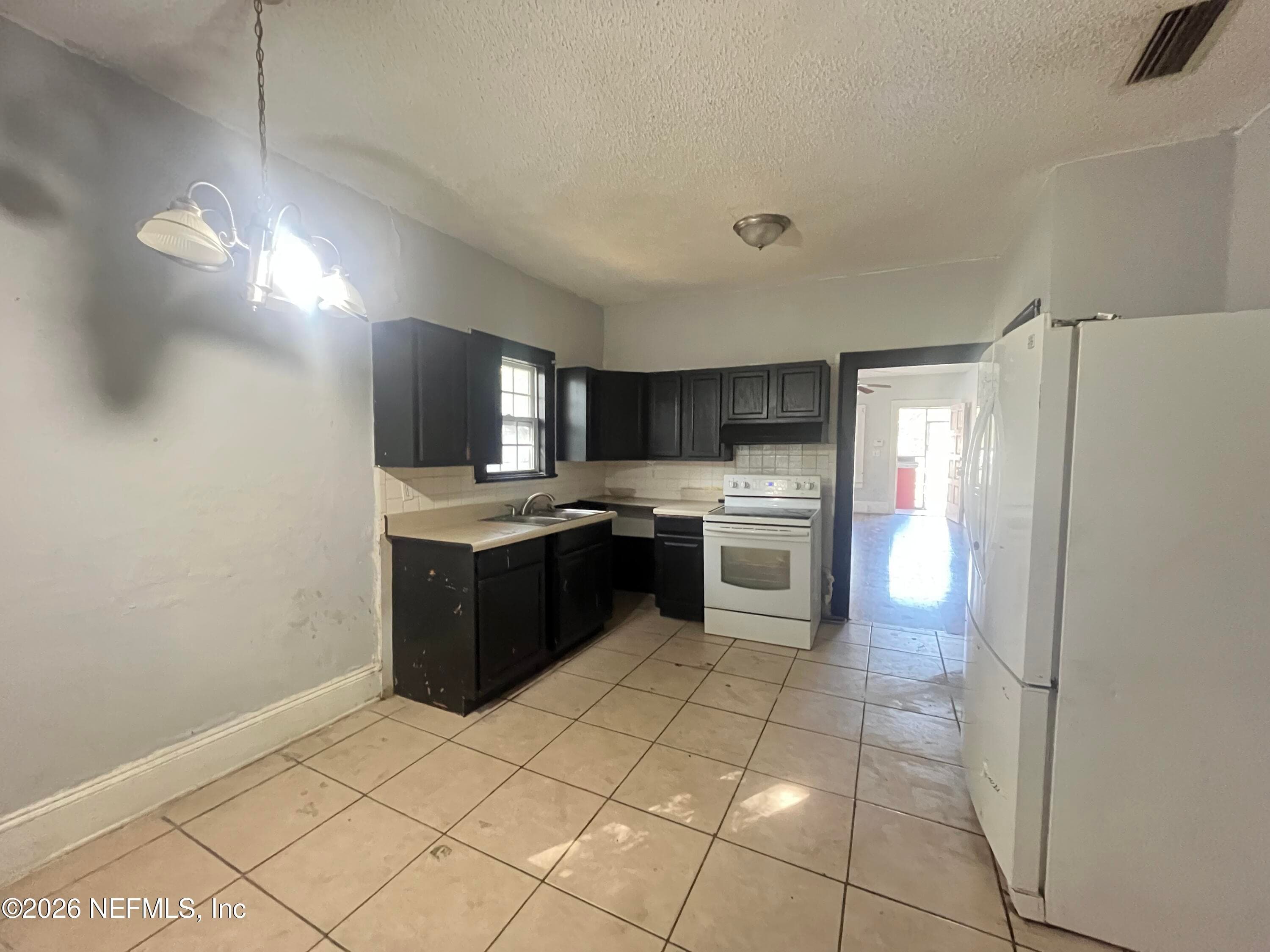 Photo 10 of 652 FERN Street, Jacksonville, FL 32206
